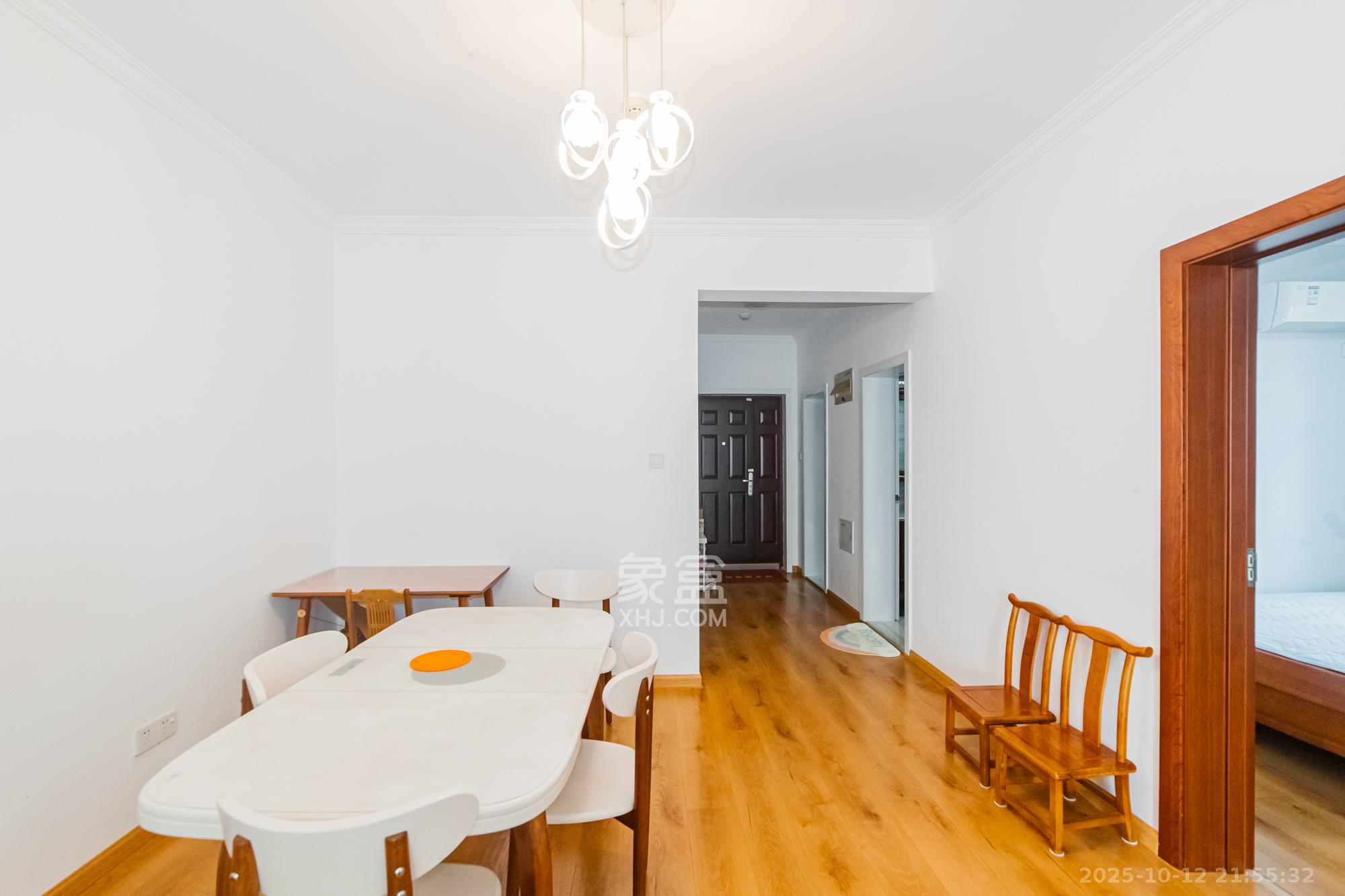 北辰三角洲E6区  3室1厅1卫    146.0万 北辰三角洲E6区  3室1厅1卫    146.0万客厅