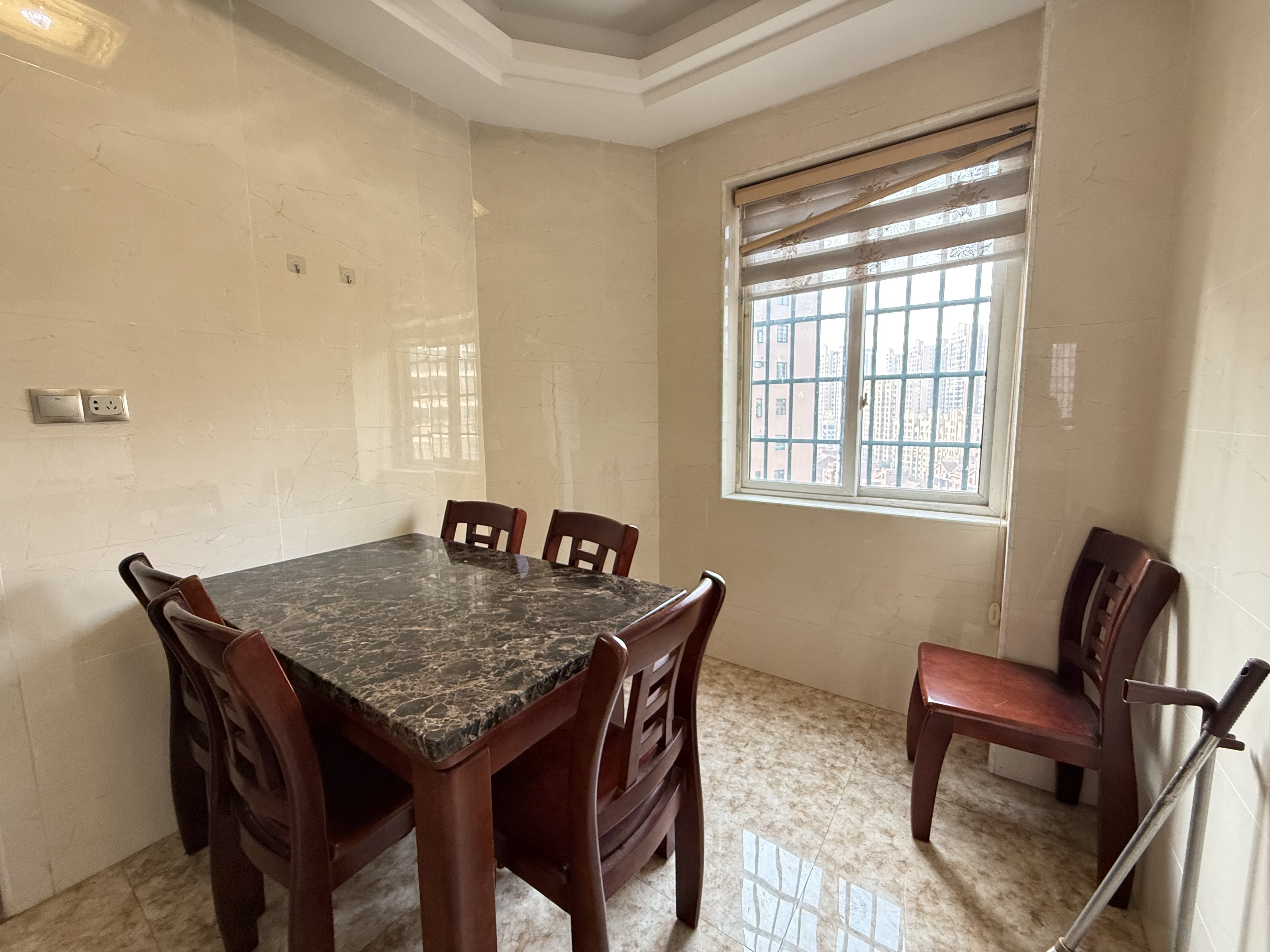 冠都现代城(冠都幸福彼岸) 3室2厅1卫 1700.0元/月 冠都现代城(冠都幸福彼岸) 3室2厅1卫 1700.0元/月室内图