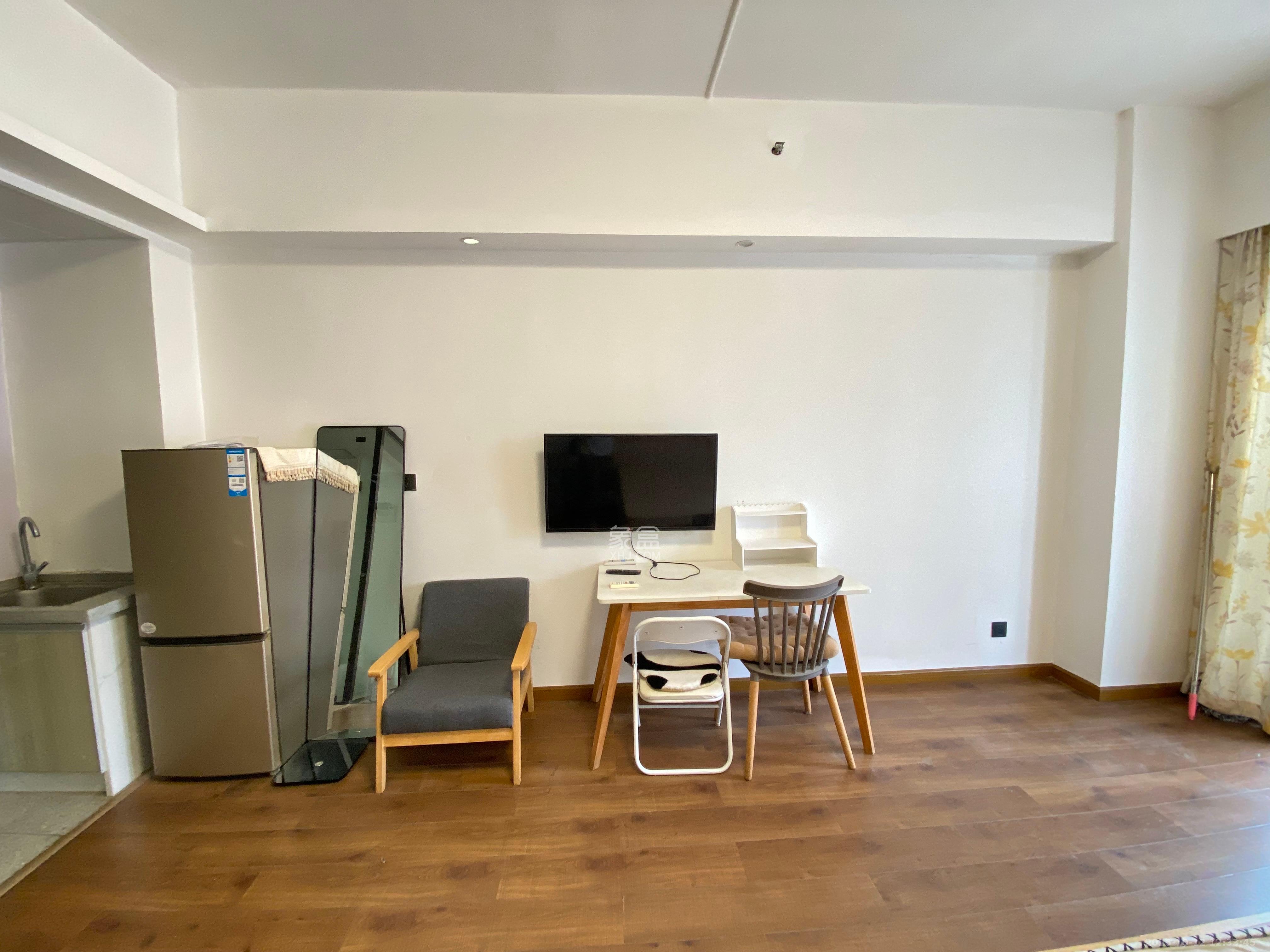 新世界广场  1室1厅1卫    1500.0元/月室内图