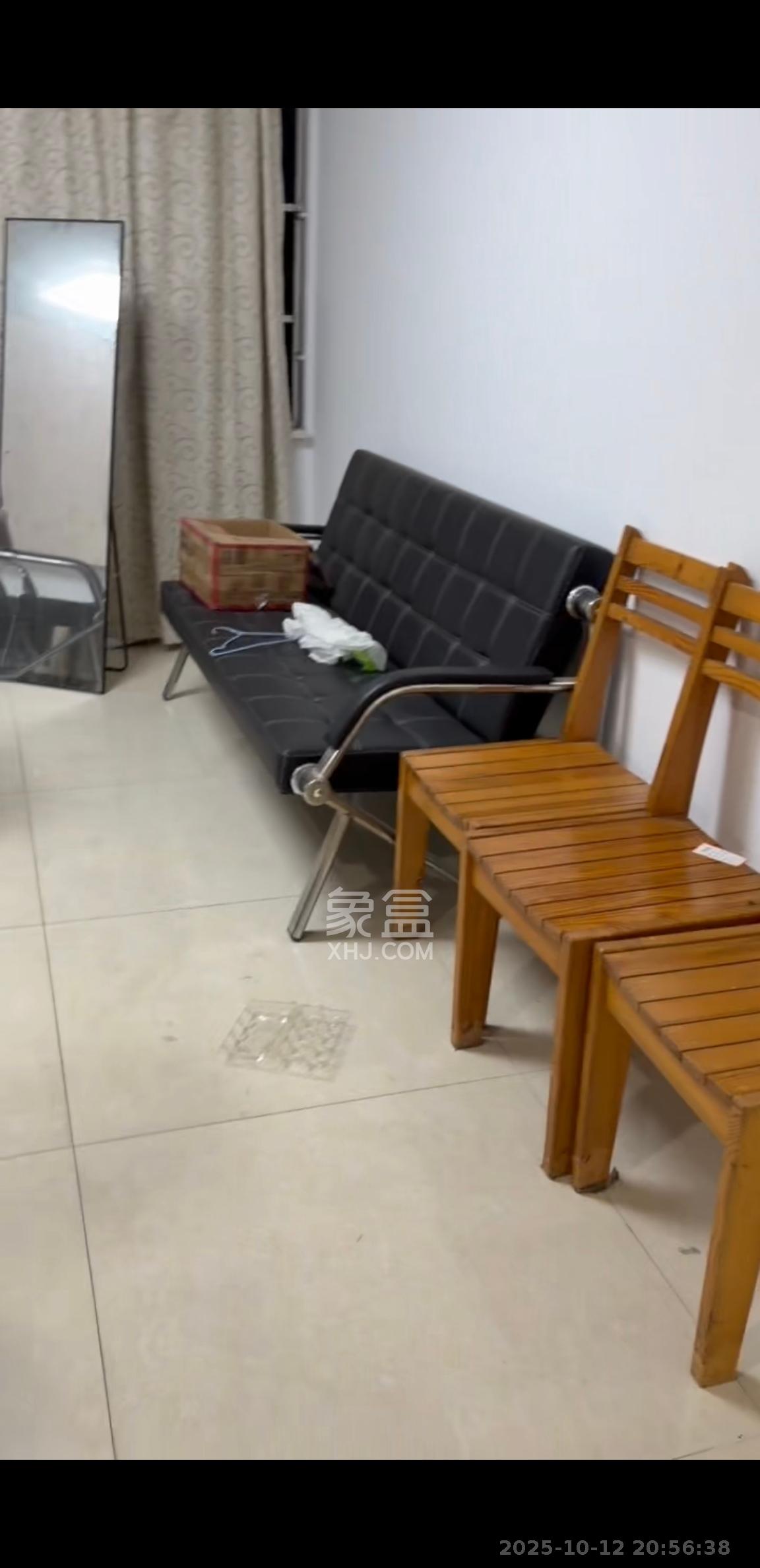 中信文化广场(中信新城二期)  3室2厅1卫    1800.0元/月 中信文化广场(中信新城二期)  3室2厅1卫    1800.0元/月