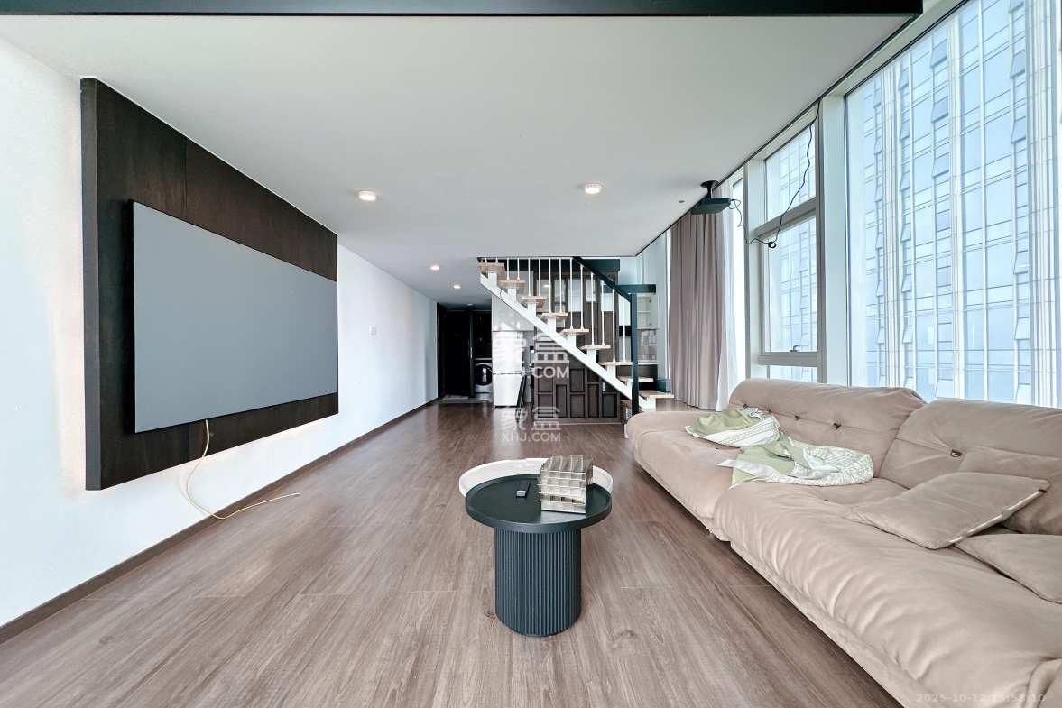 敬天广场 2室1厅2卫 4500.0元/月 敬天广场 2室1厅2卫 4500.0元/月室内图