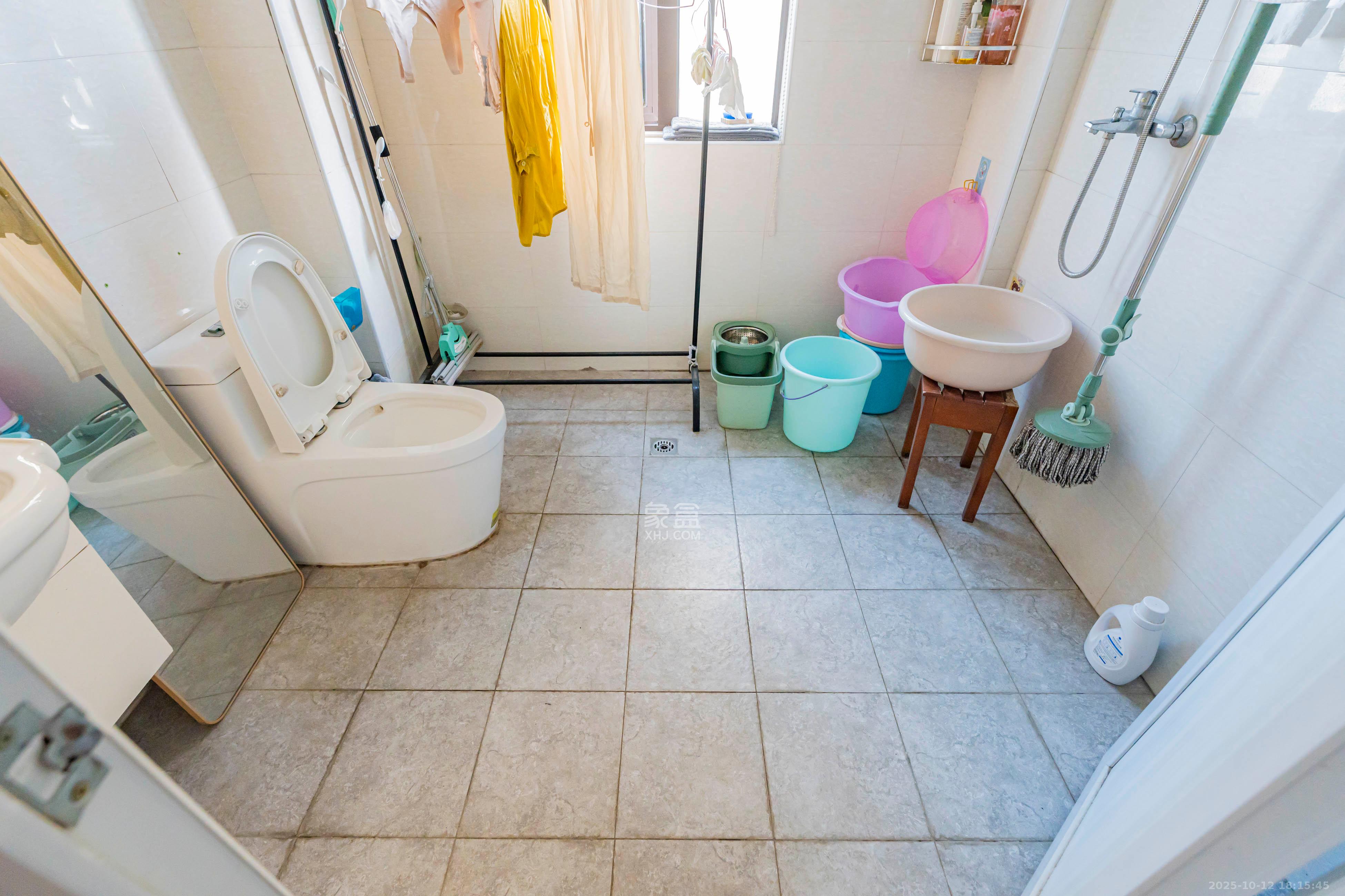 海洋半岛(月珑湾) 3室2厅2卫 138.0万 海洋半岛(月珑湾) 3室2厅2卫 138.0万卫生间