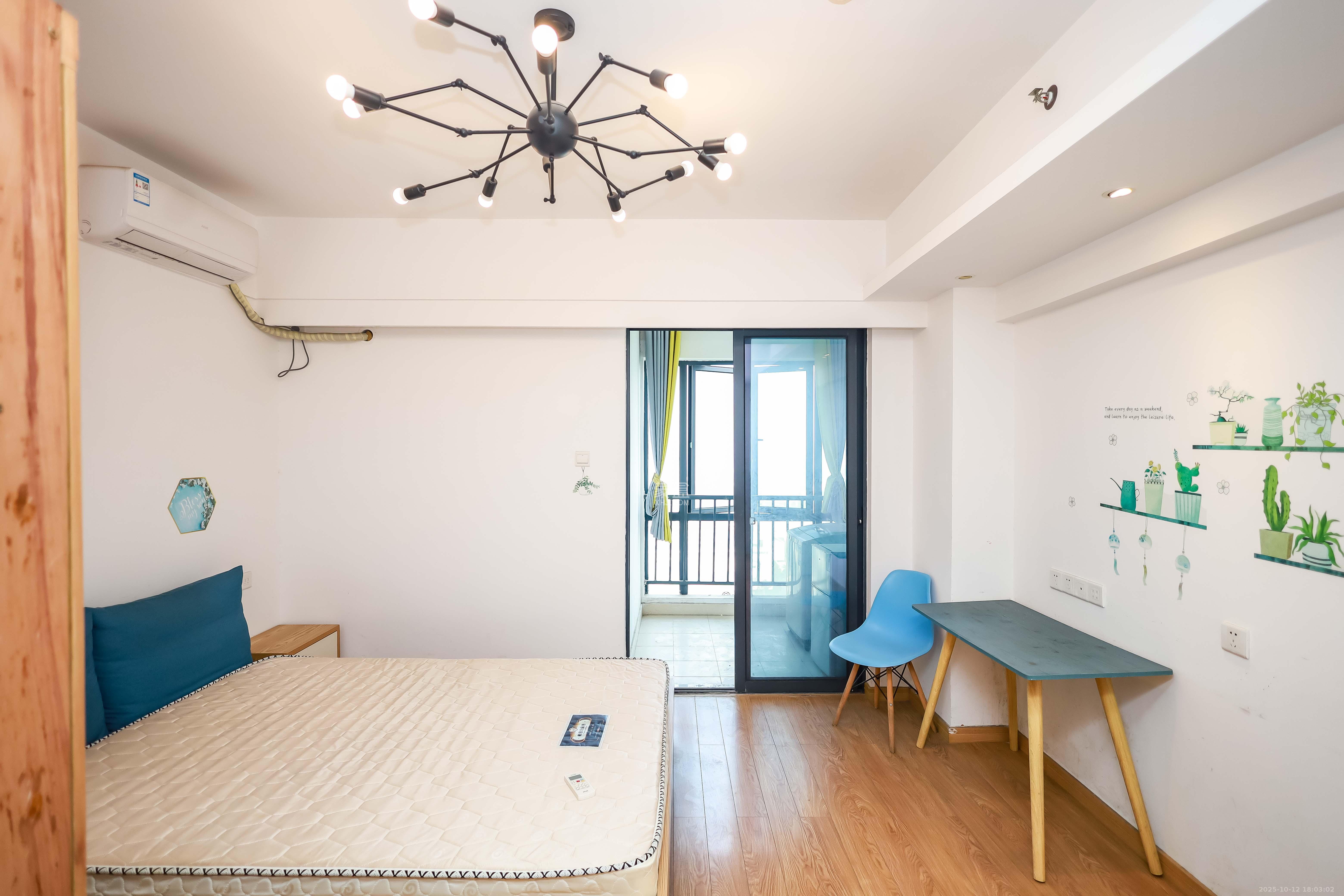 荣泰广场  1室1厅1卫    1100.0元/月室内图1