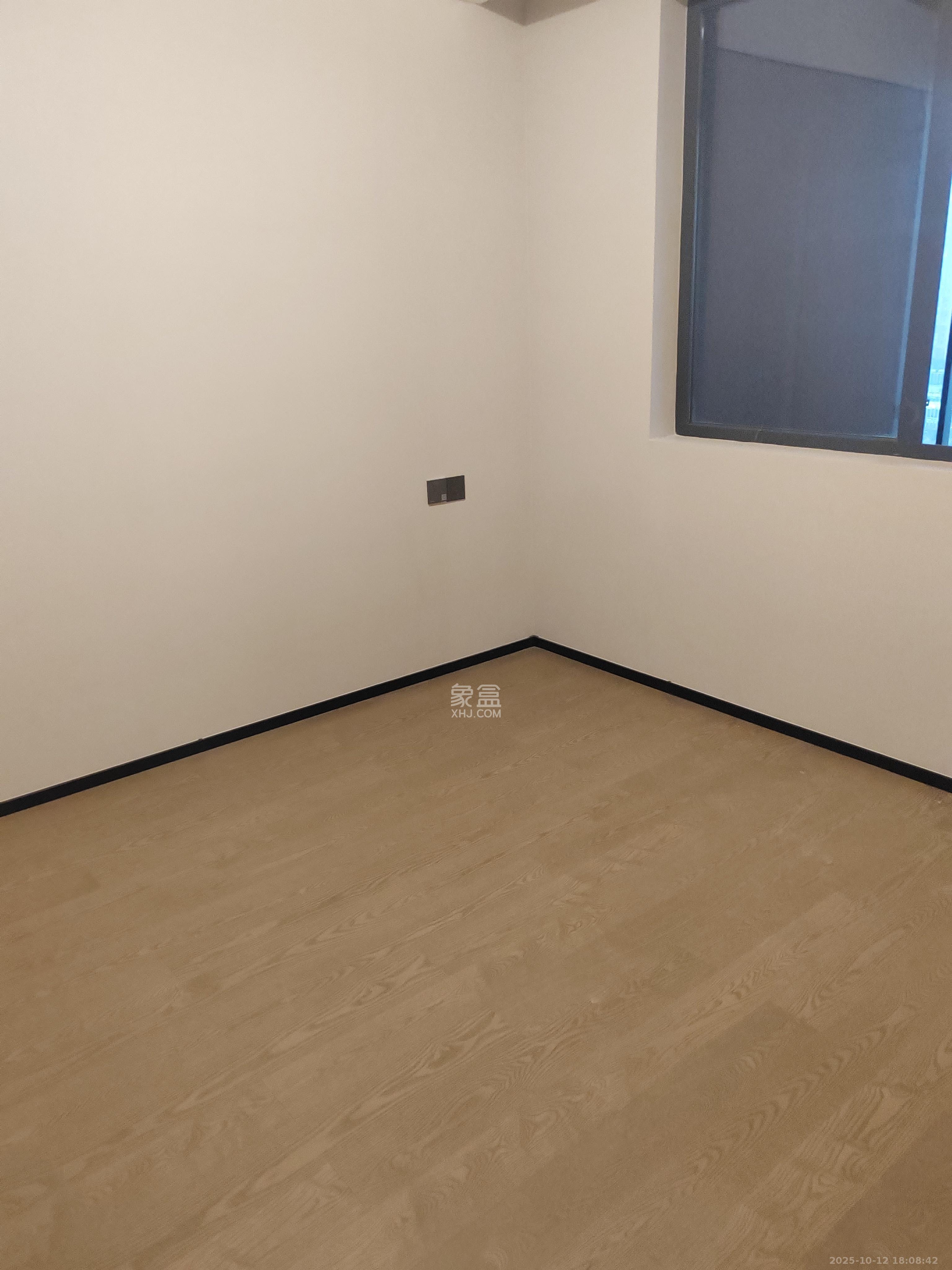 万科松湖天地  4室2厅2卫    5000.0元/月室内图