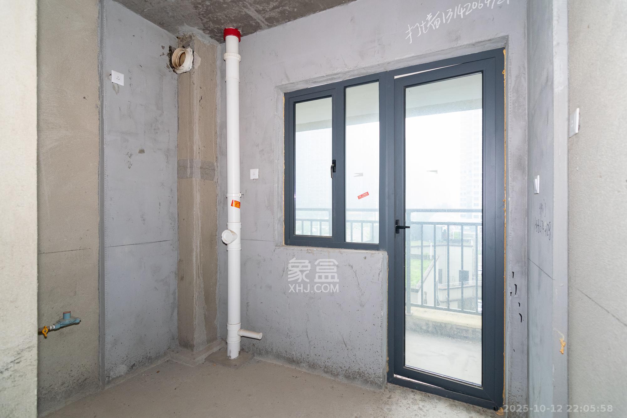 澳海澜庭 3室2厅2卫 65.0万 澳海澜庭 3室2厅2卫 65.0万厨房