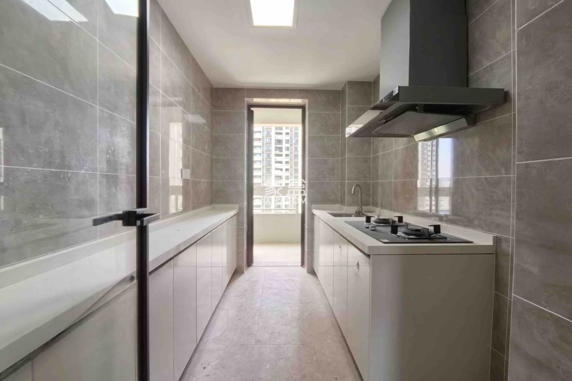 海府大院(海府路41号) 3室2厅2卫 4000.0元/月 海府大院(海府路41号) 3室2厅2卫 4000.0元/月室内图