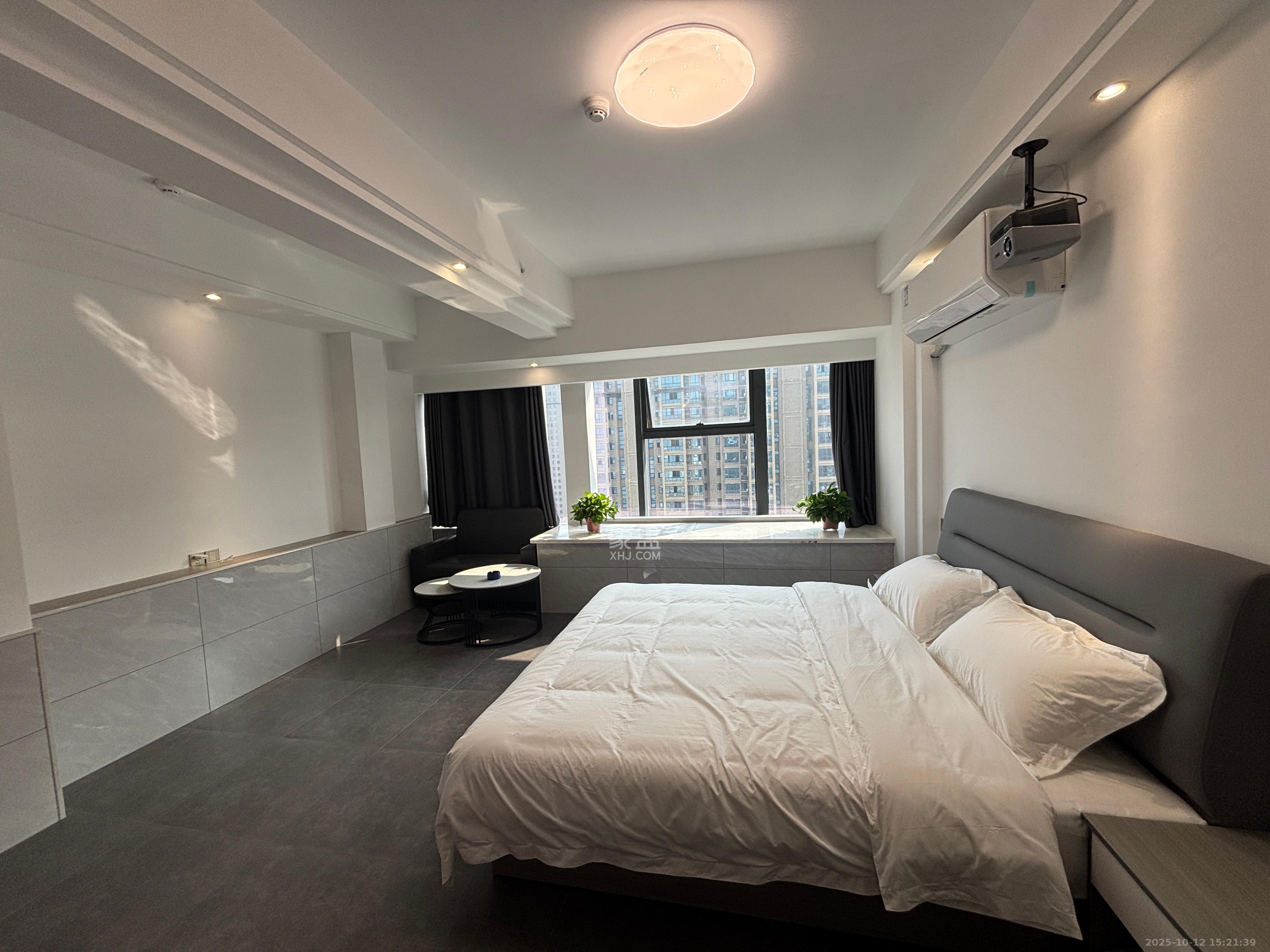 裕天国际商汇中心  1室0厅0卫    1400.0元/月