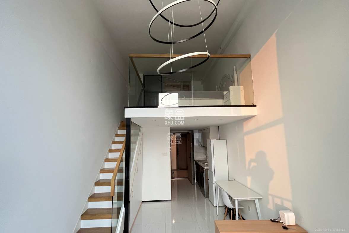 藏珑湖上公馆 1室1厅1卫 2700.0元/月 藏珑湖上公馆 1室1厅1卫 2700.0元/月室内图