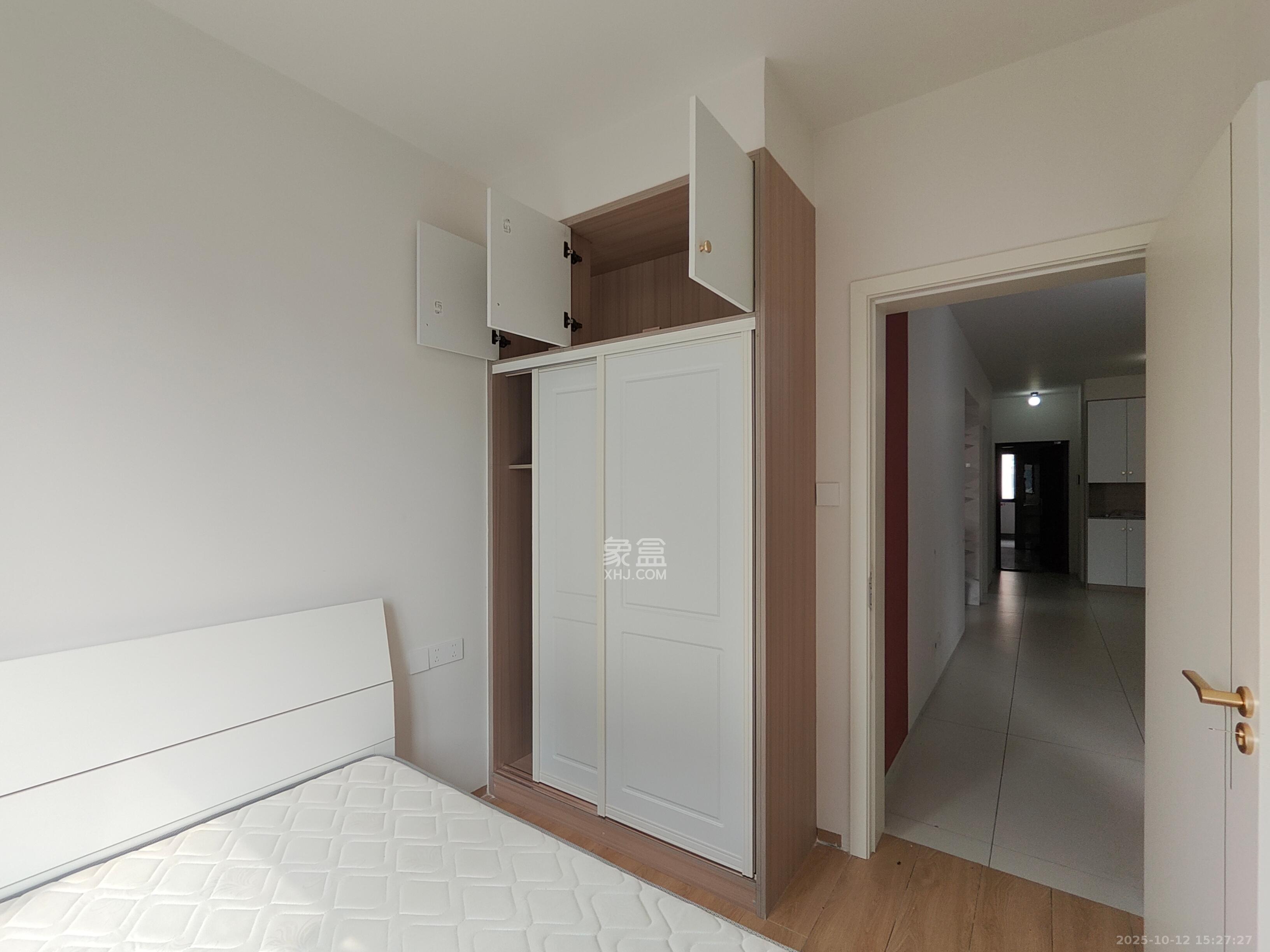 勤诚达境界城  3室2厅2卫    2000.0元/月室内图