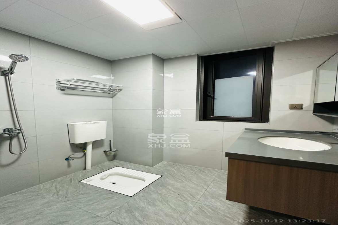 建发央著 3室2厅2卫 3500.0元/月 建发央著 3室2厅2卫 3500.0元/月室内图