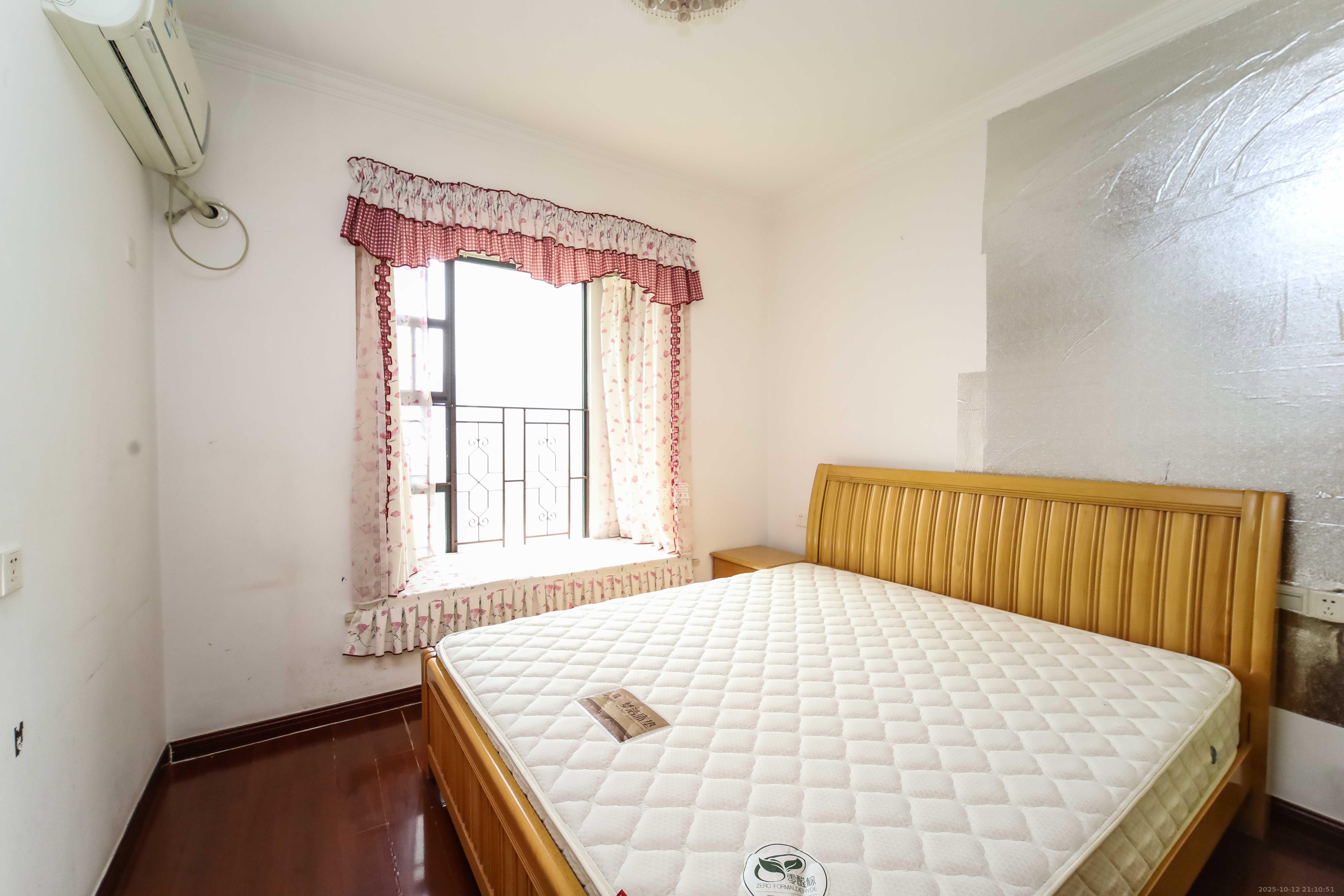 长房白沙湾  1室2厅2卫    83.8万卧室