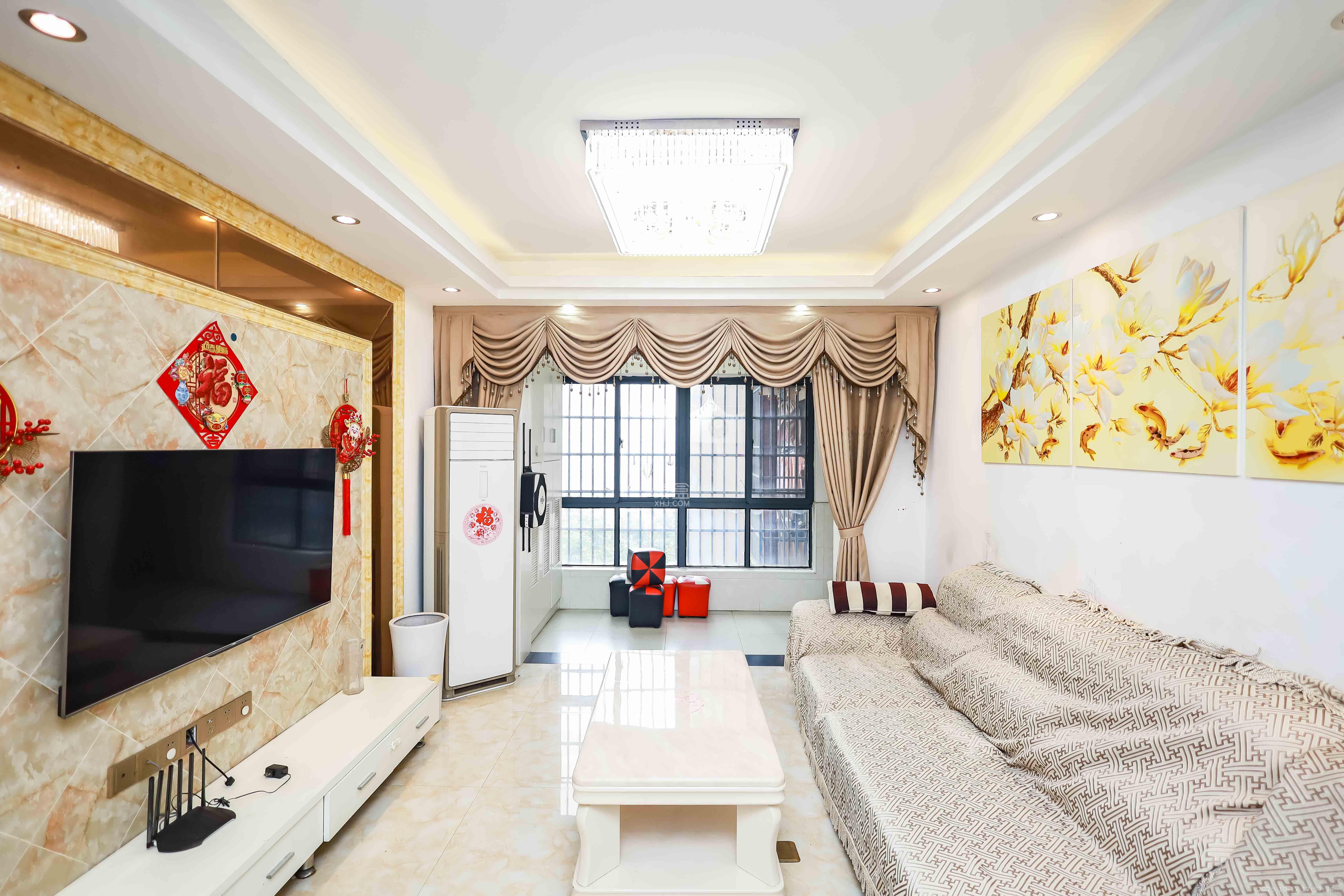 天麓尚层 3室2厅2卫 85.0万 天麓尚层 3室2厅2卫 85.0万客厅