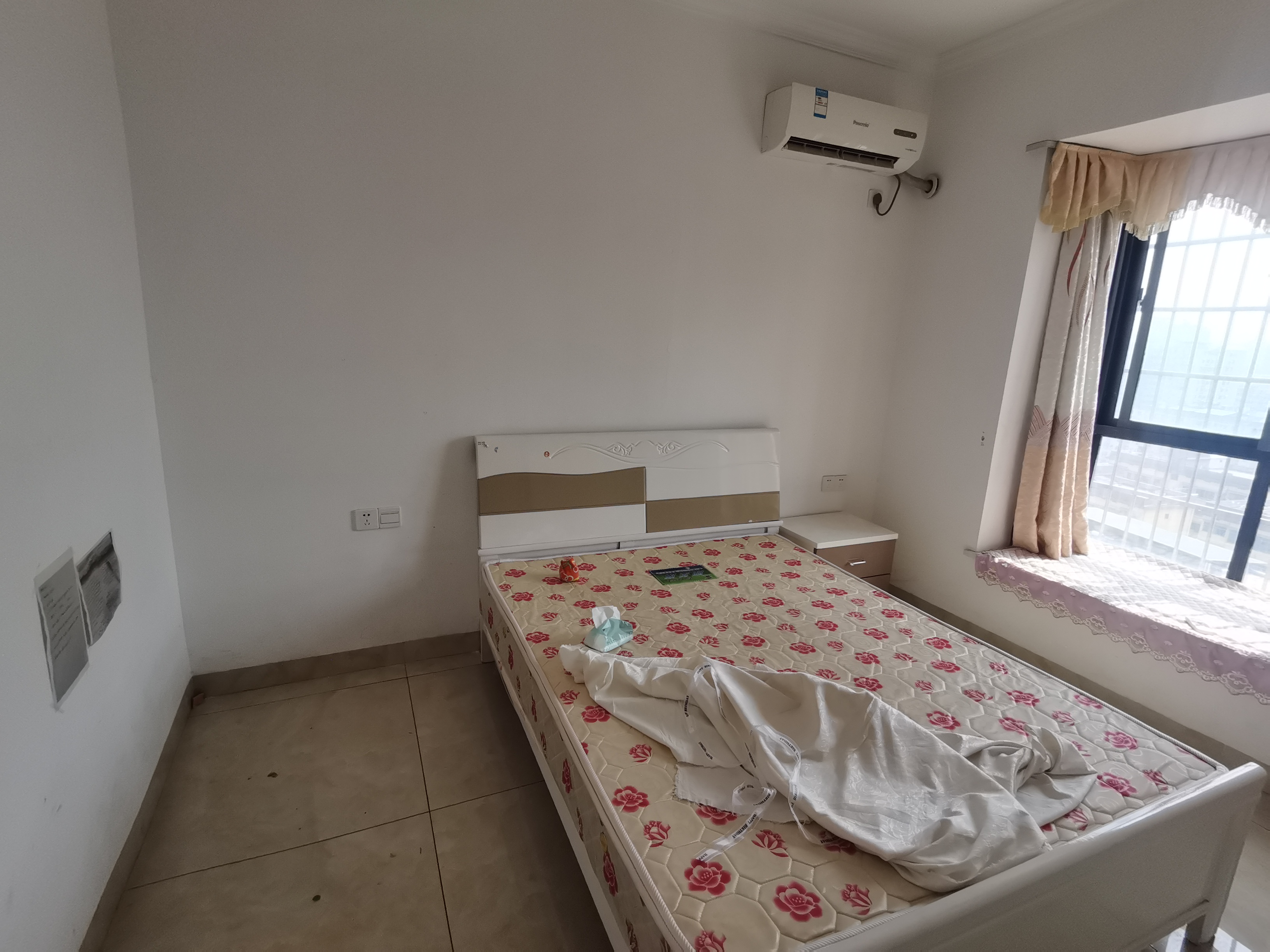 香格里拉 2室2厅1卫 1600.0元/月 香格里拉 2室2厅1卫 1600.0元/月室内图