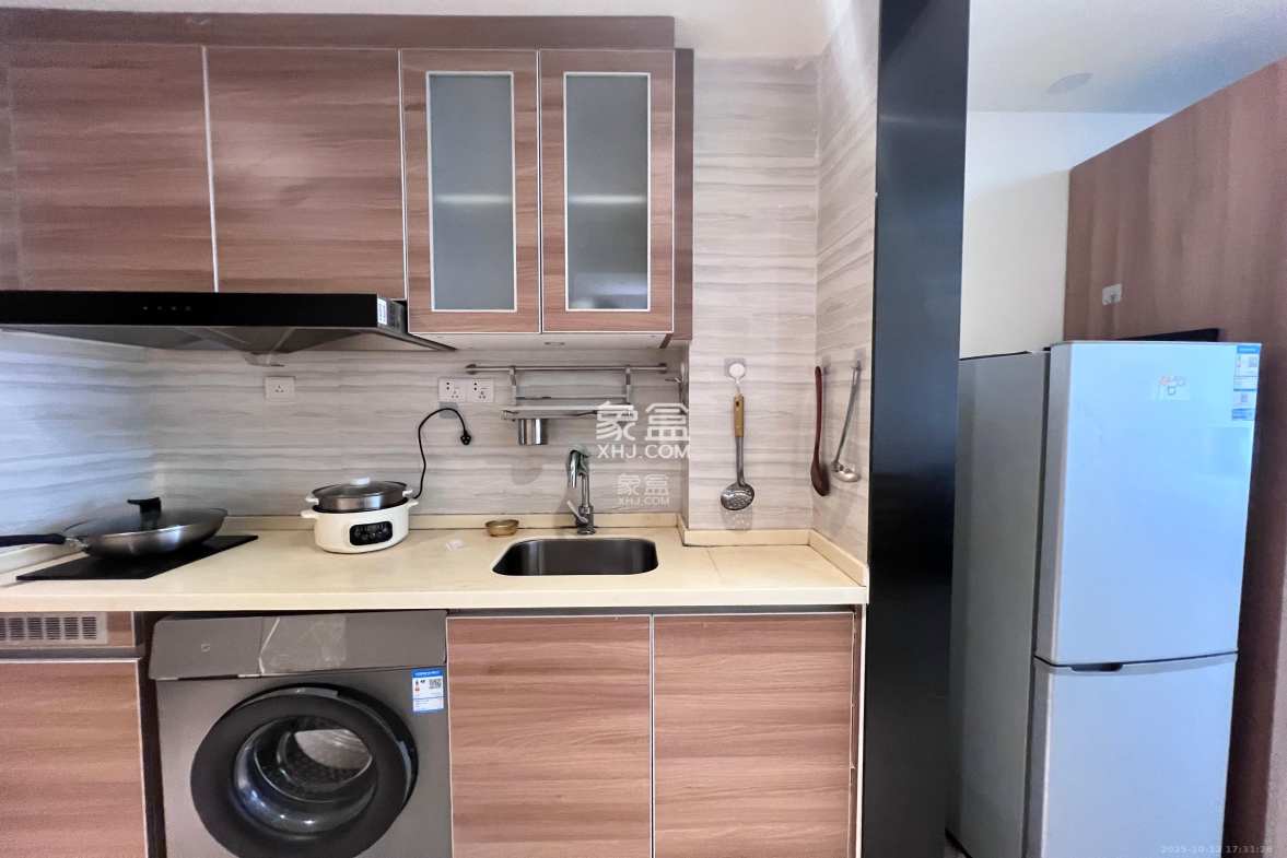 恒大国际广场  1室1厅1卫    1400.0元/月 恒大国际广场  1室1厅1卫    1400.0元/月室内图