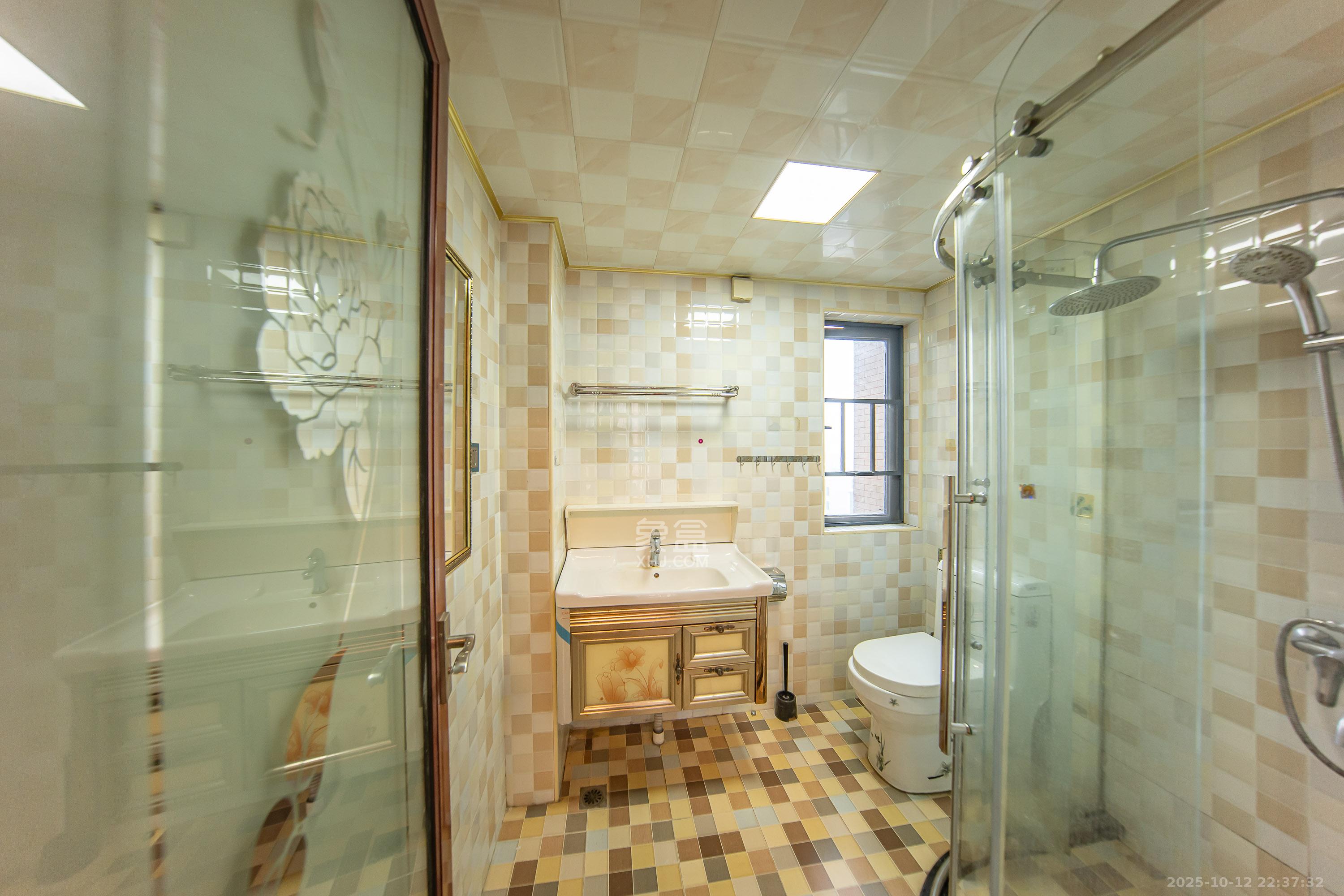 湘桥佳苑 3室2厅2卫 89.0万 湘桥佳苑 3室2厅2卫 89.0万卫生间