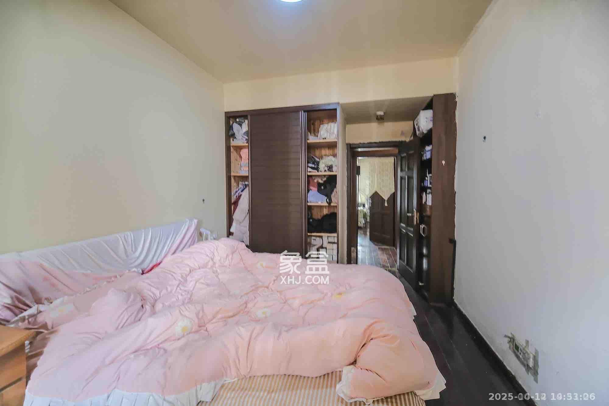 万丽景园 1室2厅1卫 1500.0元/月 万丽景园 1室2厅1卫 1500.0元/月室内图