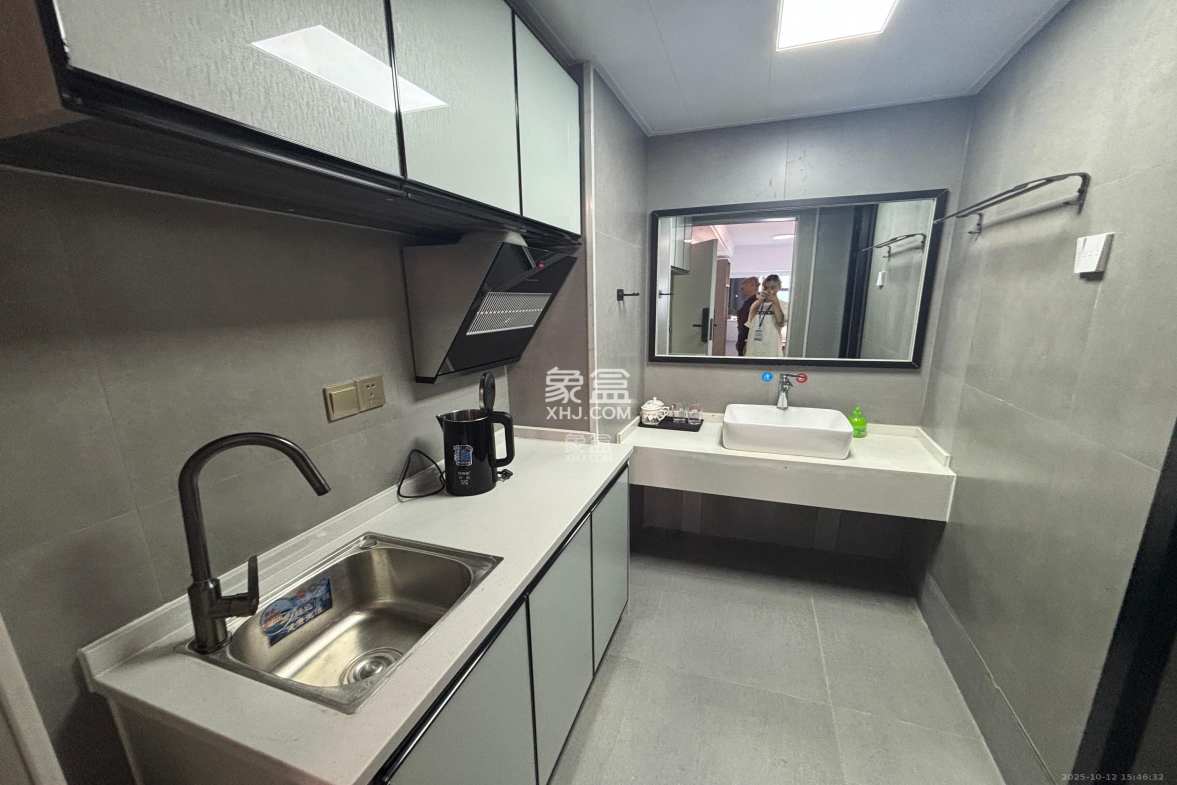 裕天国际商汇中心 1室0厅0卫 1400.0元/月 裕天国际商汇中心 1室0厅0卫 1400.0元/月室内图