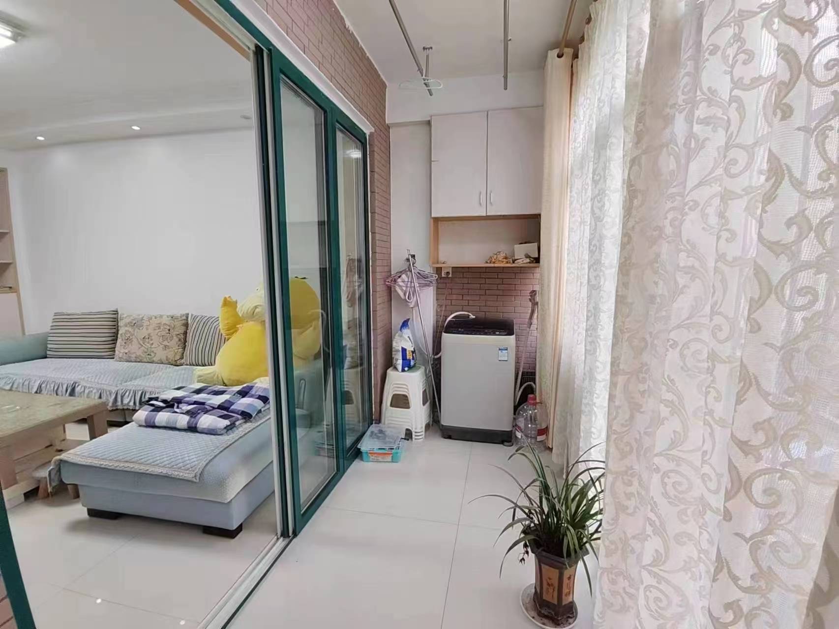 冠都现代城(冠都幸福彼岸) 3室2厅2卫 1700.0元/月 冠都现代城(冠都幸福彼岸) 3室2厅2卫 1700.0元/月室内图