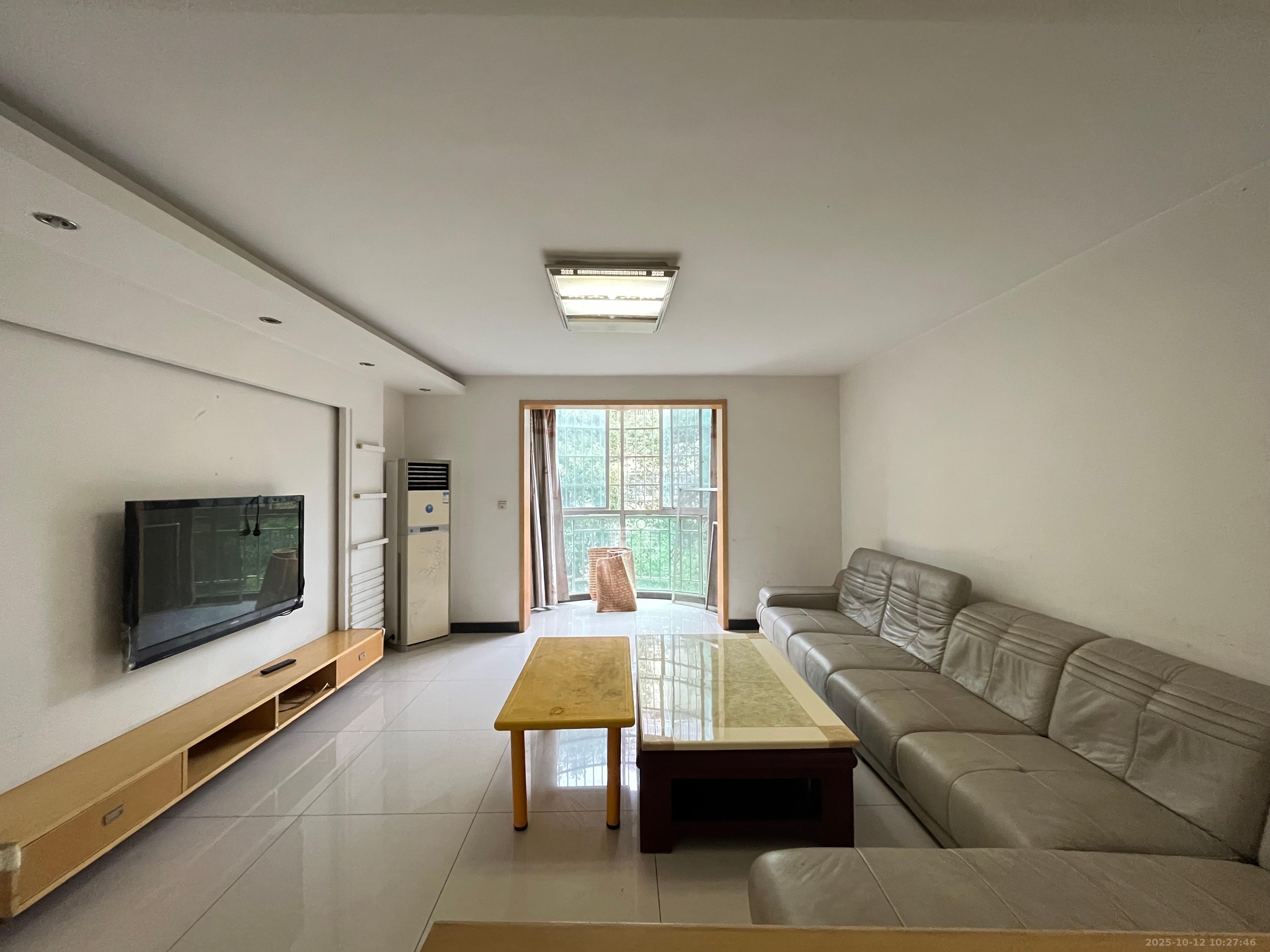 金峰小区北院(七里营社区)  3室2厅2卫    2000.0元/月 金峰小区北院(七里营社区)  3室2厅2卫    2000.0元/月室内图