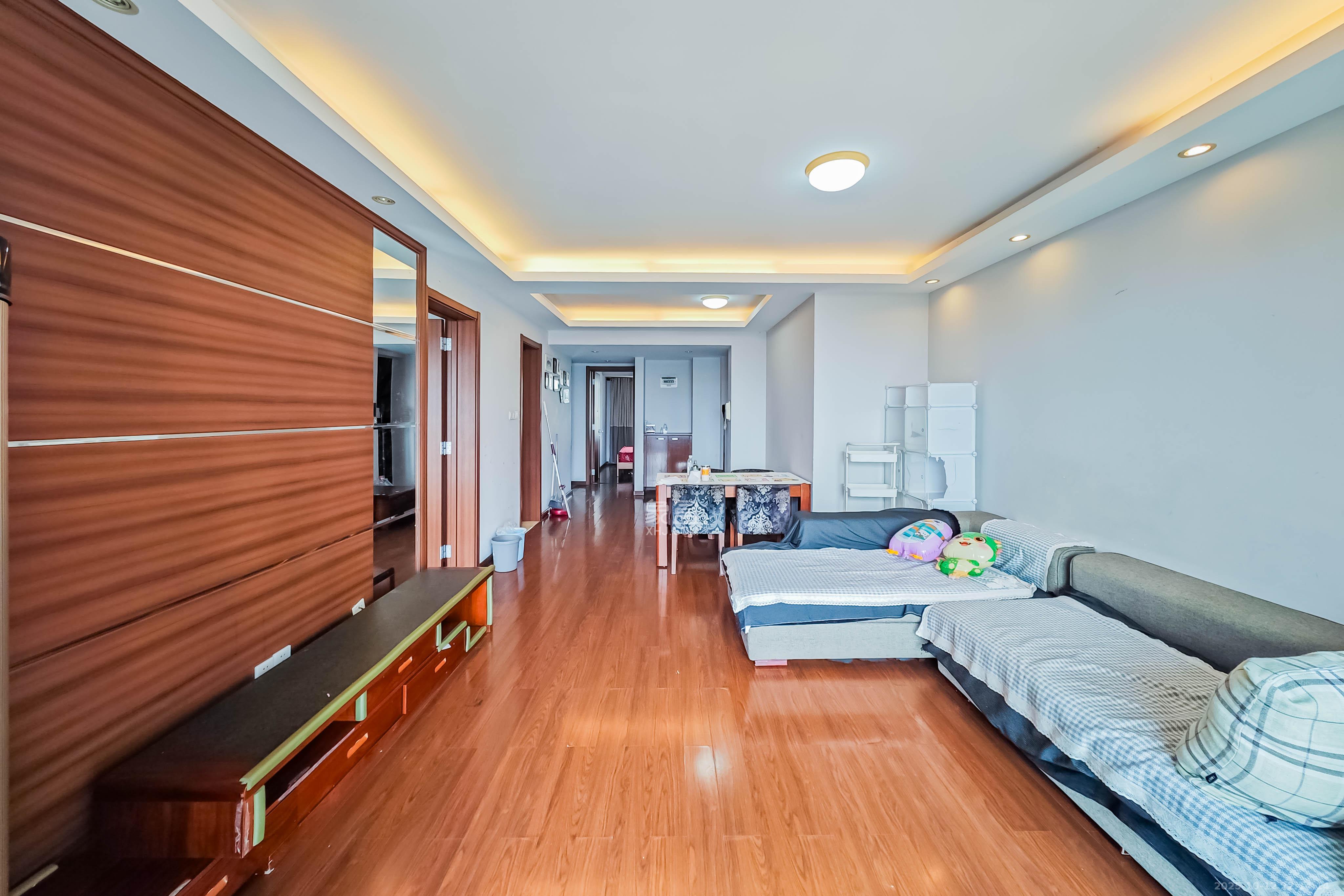 万科金域华府二期  1室2厅1卫    100.0万