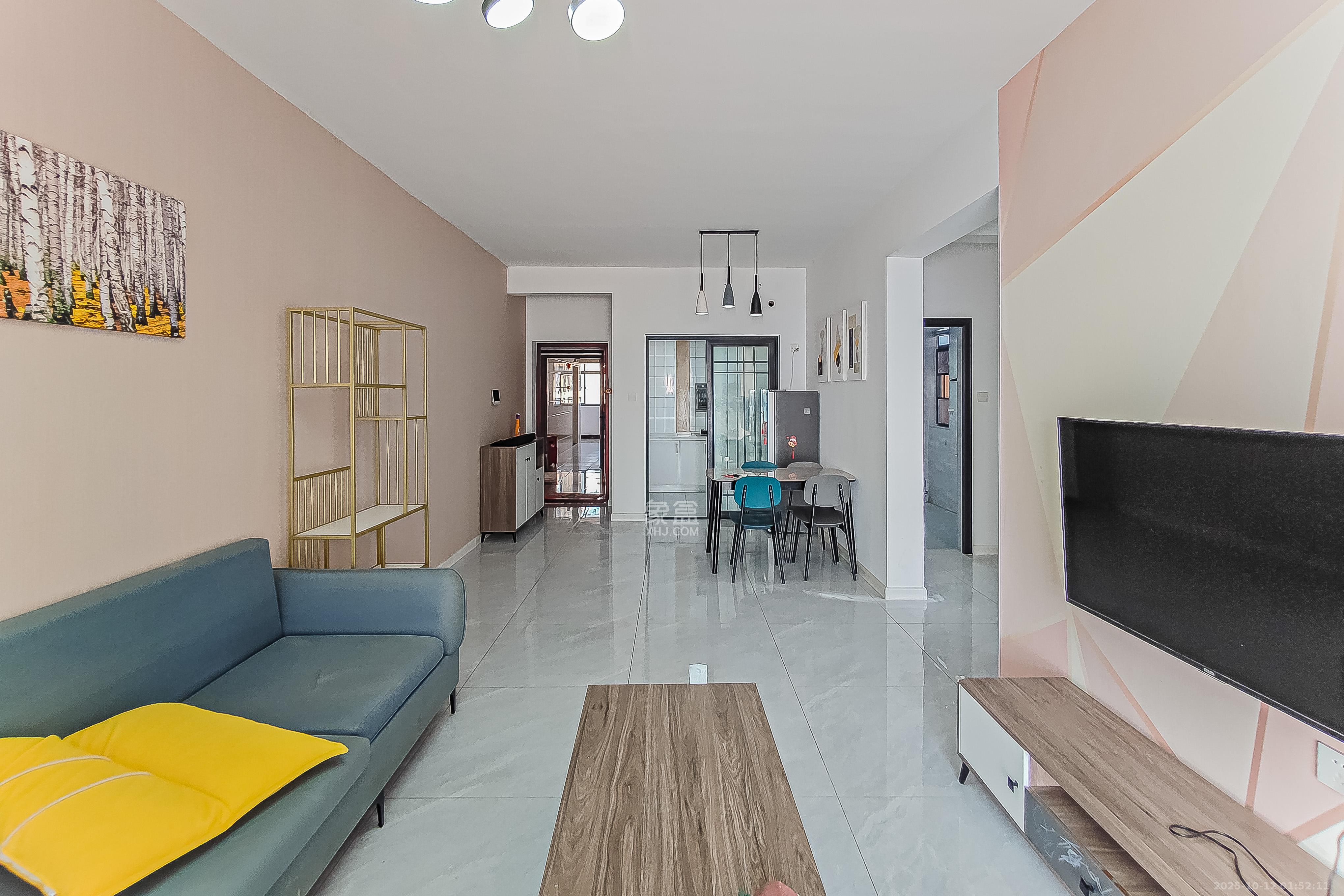 江南华府 3室2厅1卫 85.0万 江南华府 3室2厅1卫 85.0万客厅