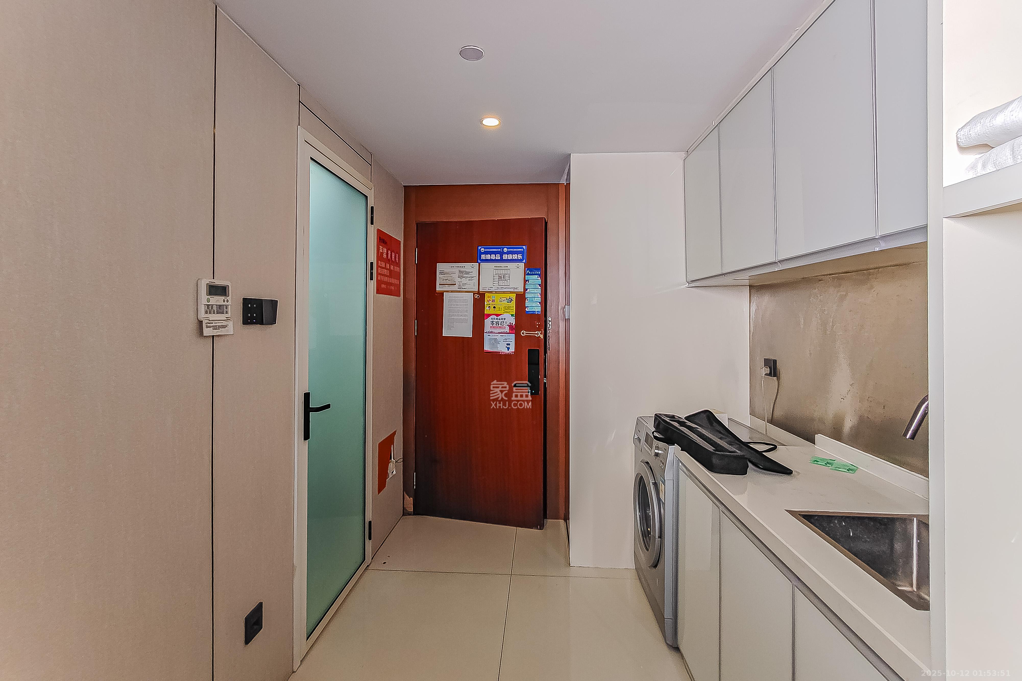 东怡外国(南湖一号) 1室1厅1卫 53.0万 东怡外国(南湖一号) 1室1厅1卫 53.0万厨房