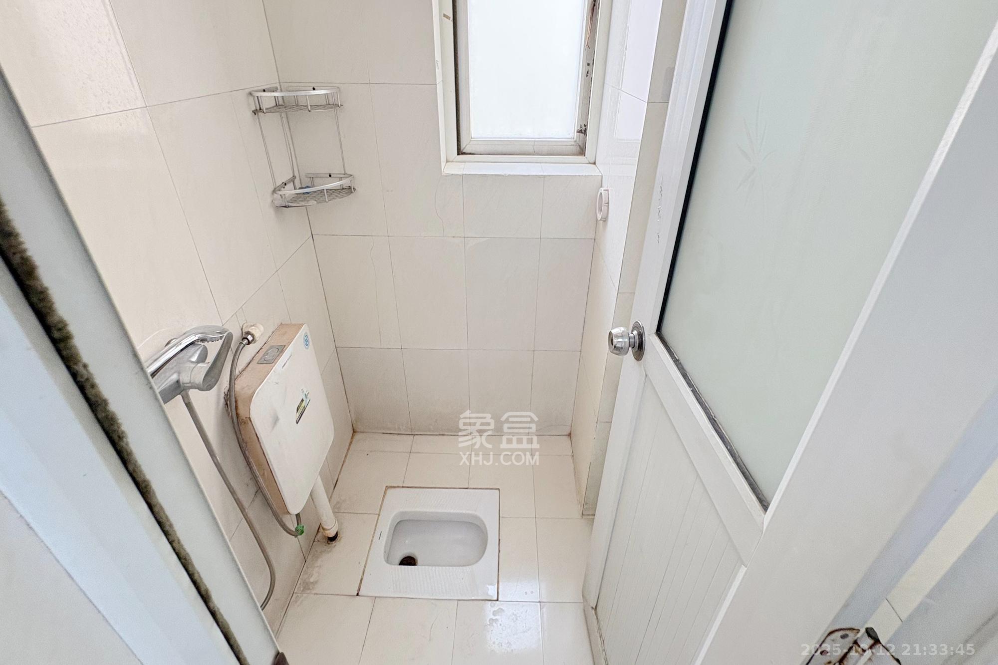 星典时代 3室2厅1卫 65.0万 星典时代 3室2厅1卫 65.0万卫生间