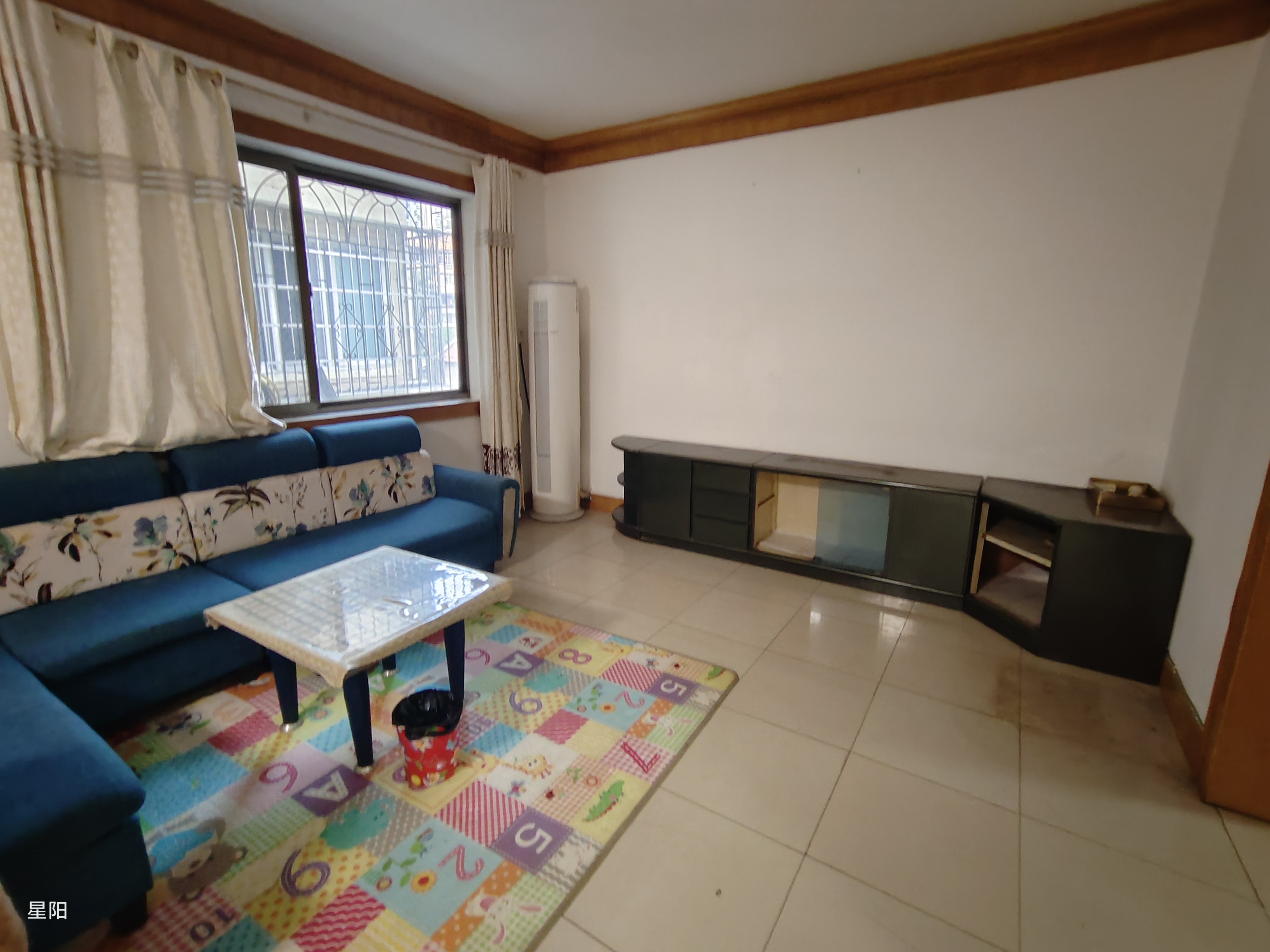 省卫生厅宿舍 3室2厅1卫 2700.0元/月 省卫生厅宿舍 3室2厅1卫 2700.0元/月户型图