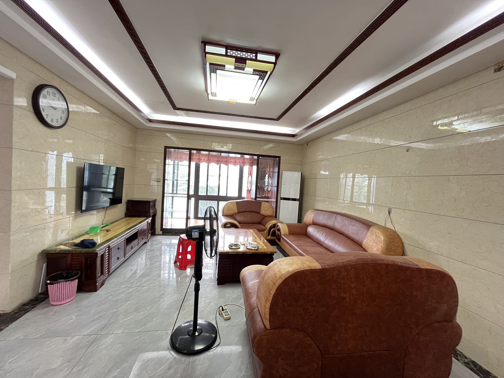 椰岛广场  5室2厅2卫    4800.0元/月 椰岛广场  5室2厅2卫    4800.0元/月室内图