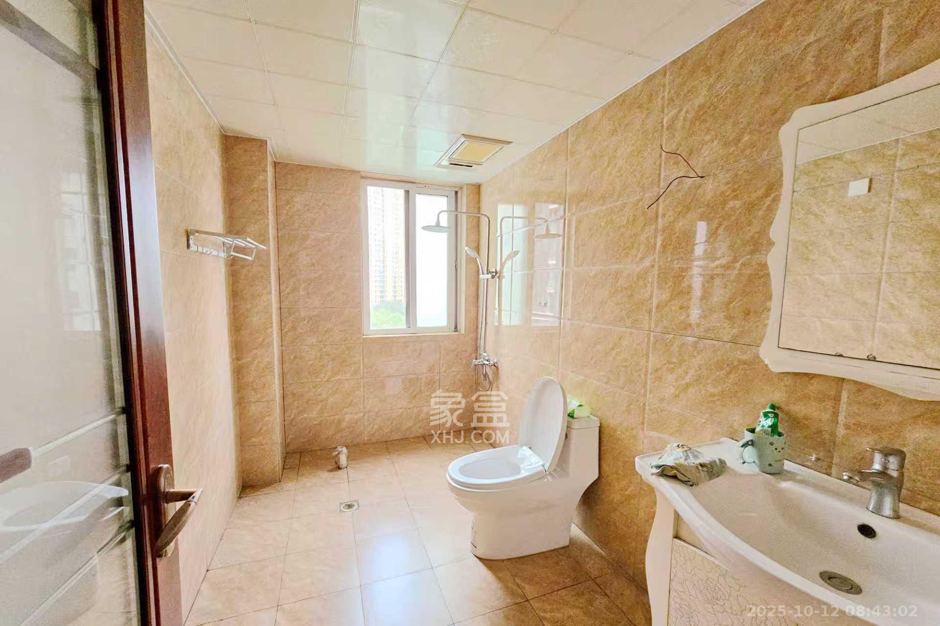 嘉宇盛世华章  3室2厅2卫    4000.0元/月室内图