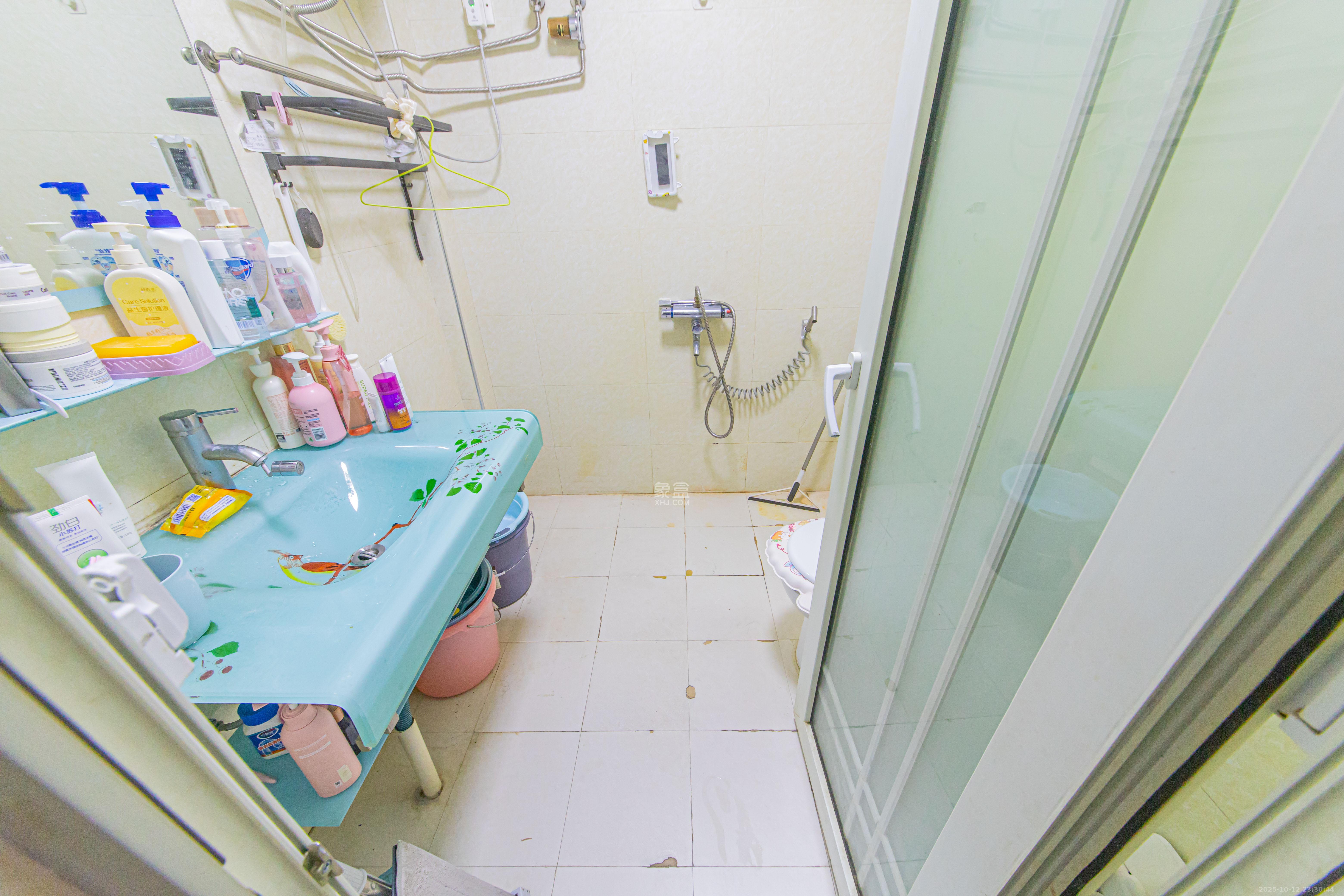 生活艺术城 1室1厅1卫 24.0万 生活艺术城 1室1厅1卫 24.0万卫生间