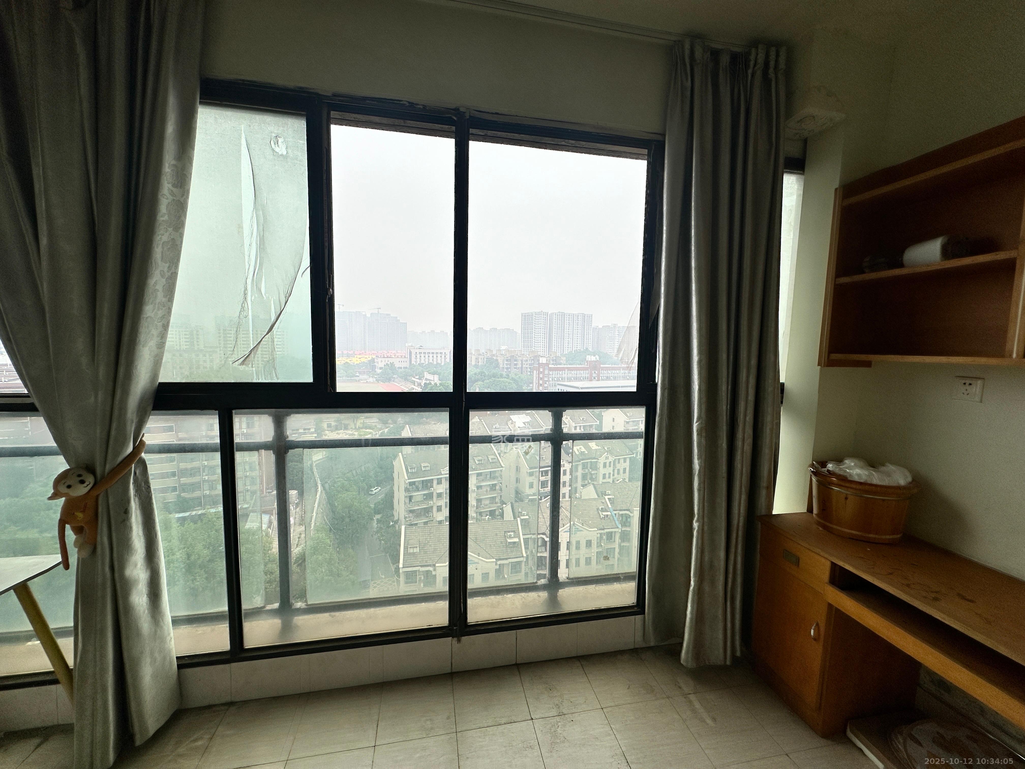 高升金典  1室1厅1卫    1700.0元/月室内图