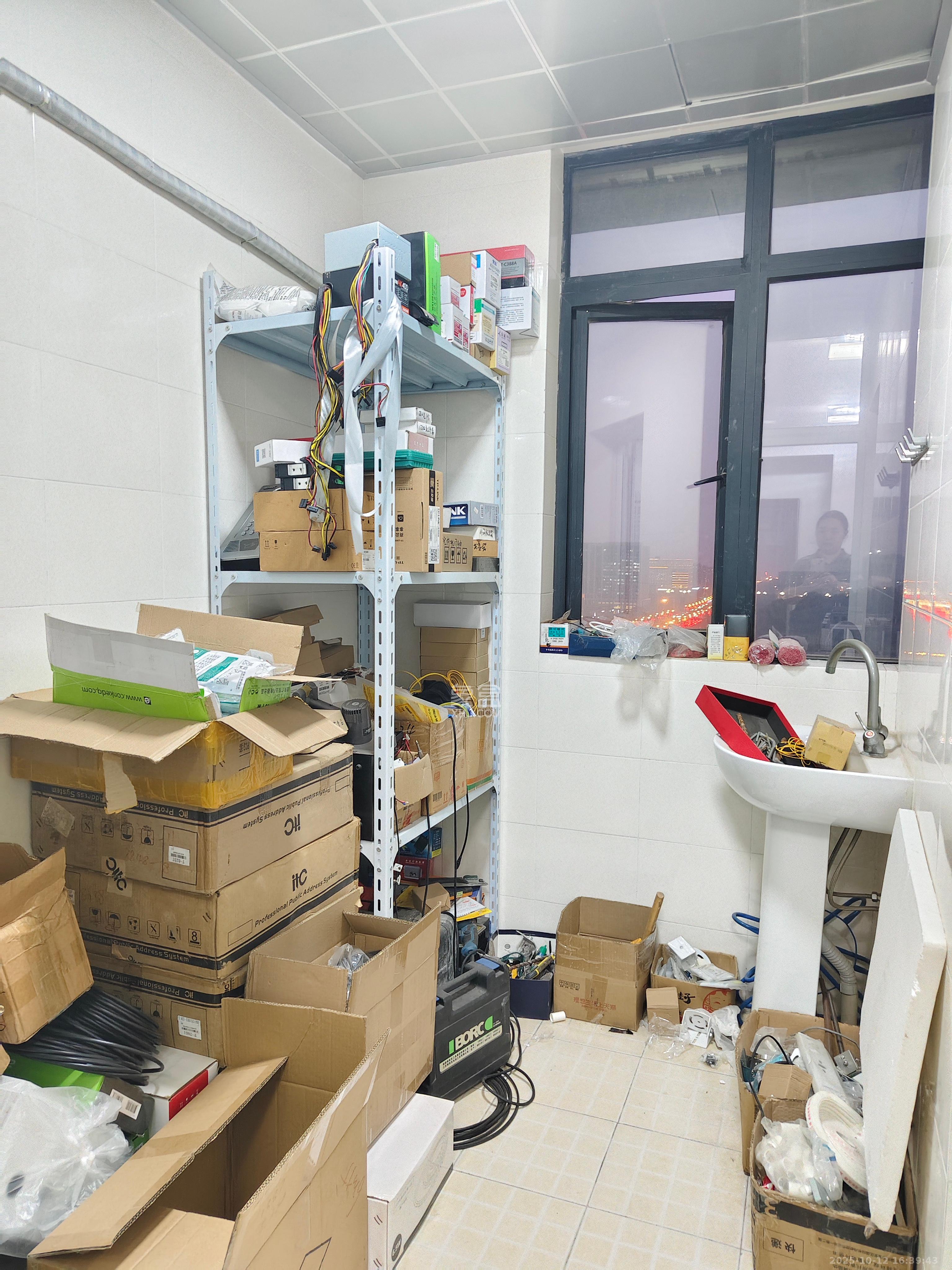 鑫远杰座 2室2厅1卫 1800.0元/月 鑫远杰座 2室2厅1卫 1800.0元/月室内图