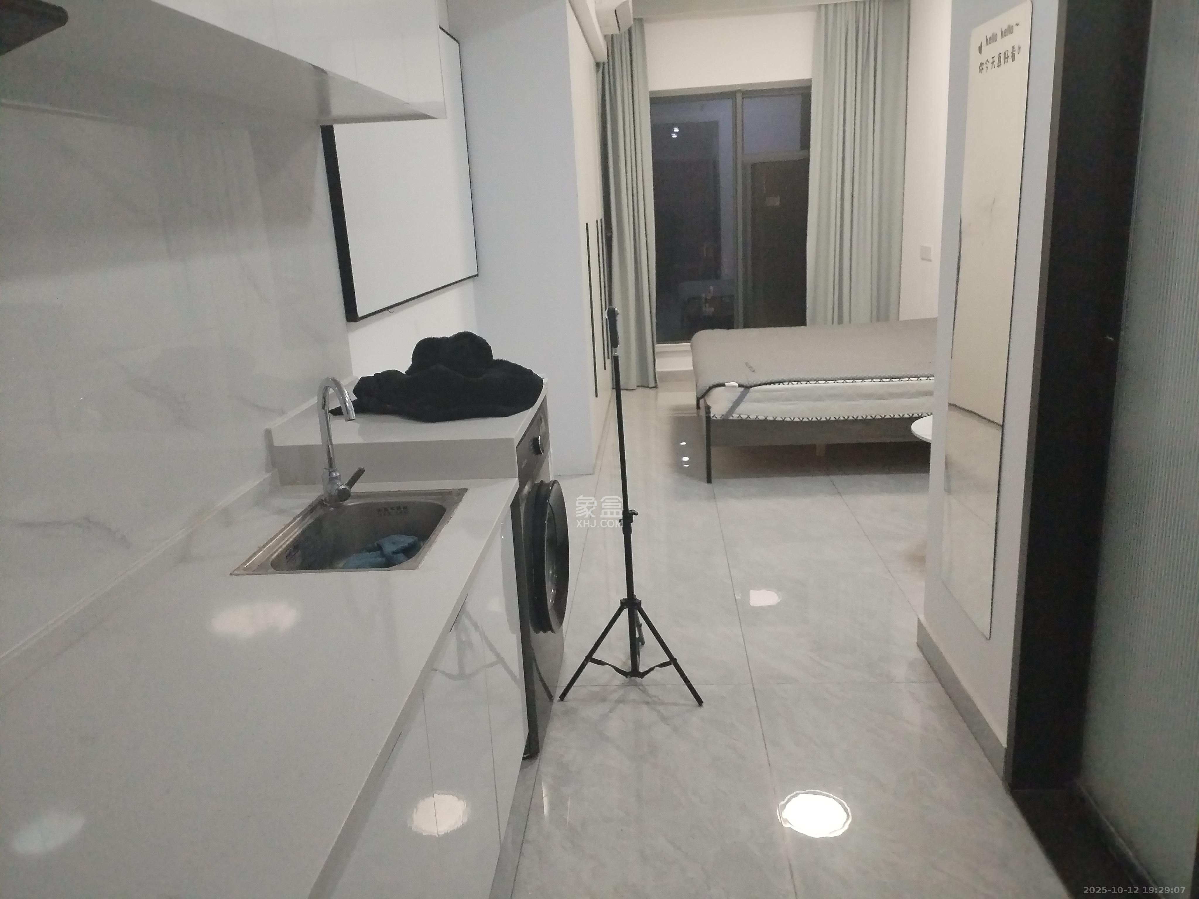 力高凤凰新天 1室1厅1卫 1600.0元/月 力高凤凰新天 1室1厅1卫 1600.0元/月室内图