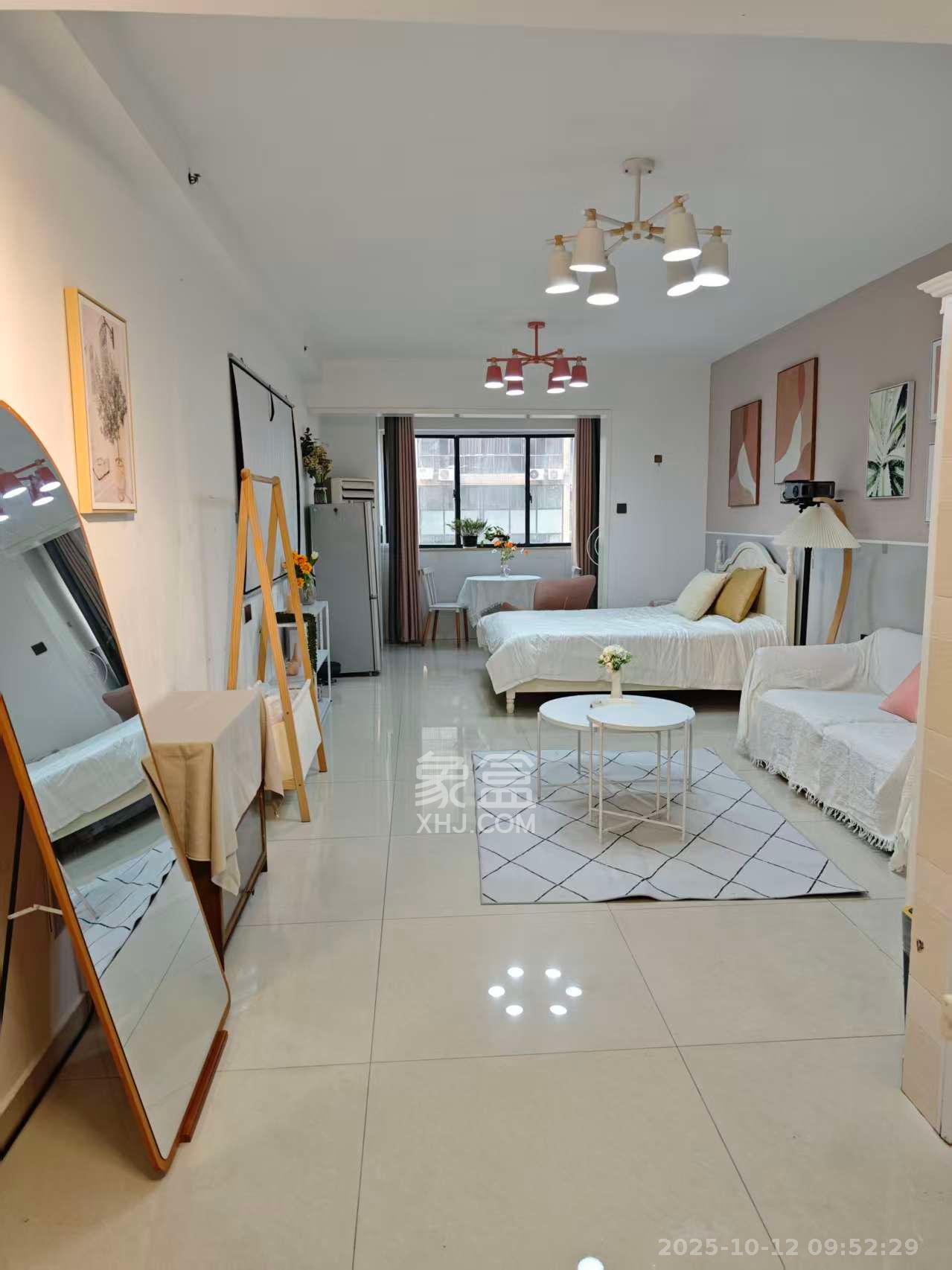 人瑞潇湘国际 1室1厅1卫 2100.0元/月 人瑞潇湘国际 1室1厅1卫 2100.0元/月室内图