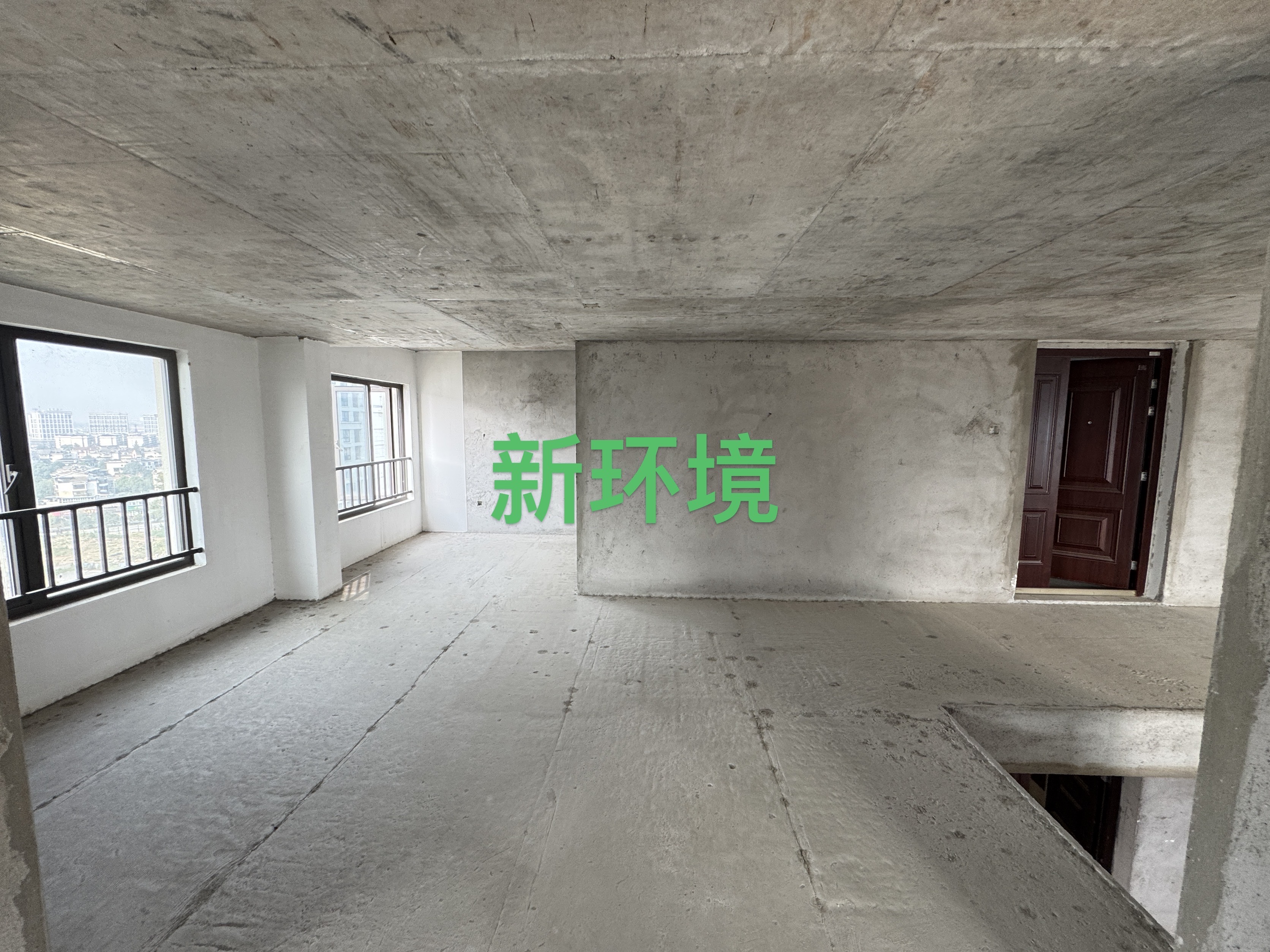 江与城  4室2厅2卫    135.0万客厅