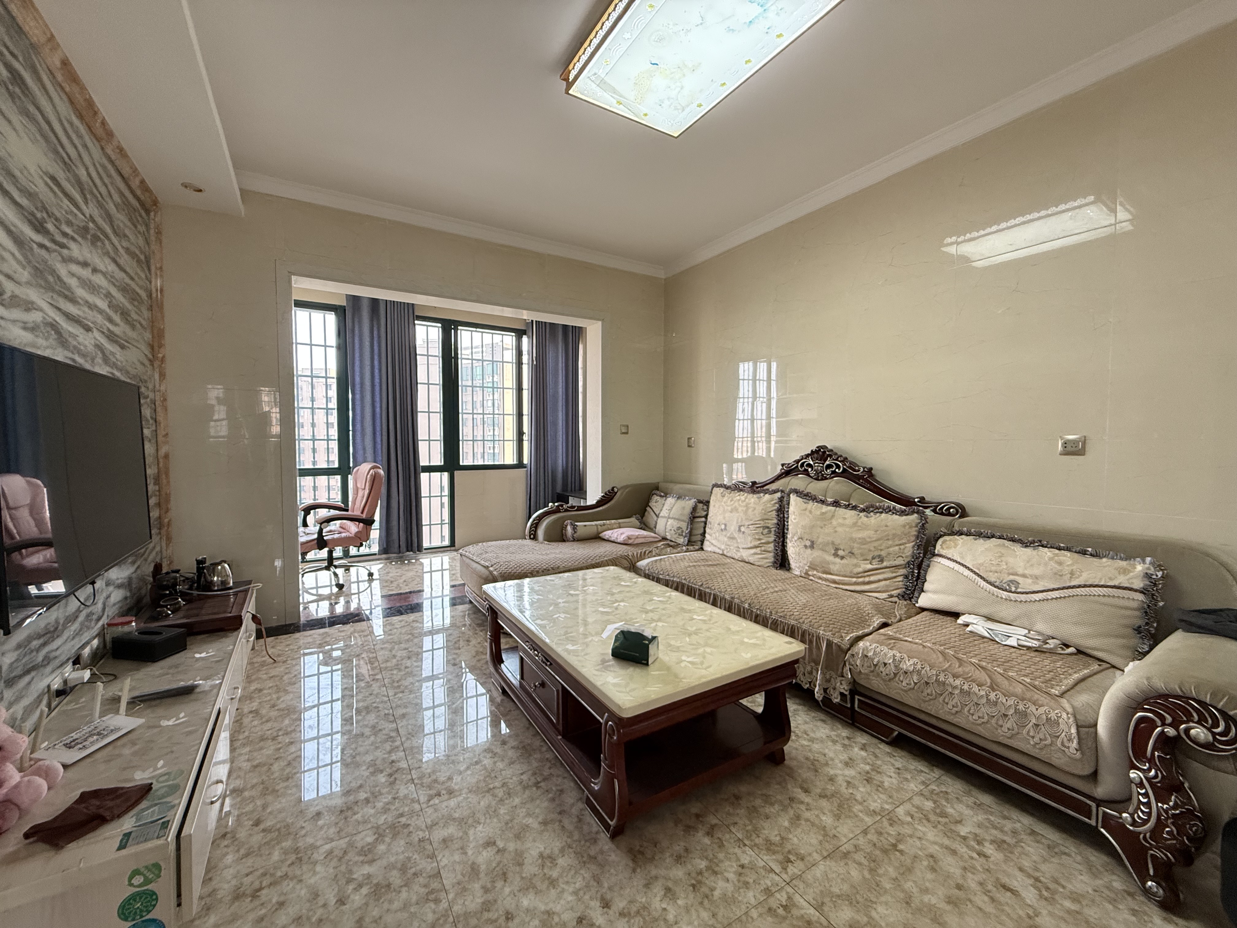 冠都现代城(冠都幸福彼岸) 3室2厅1卫 1700.0元/月 冠都现代城(冠都幸福彼岸) 3室2厅1卫 1700.0元/月室内图