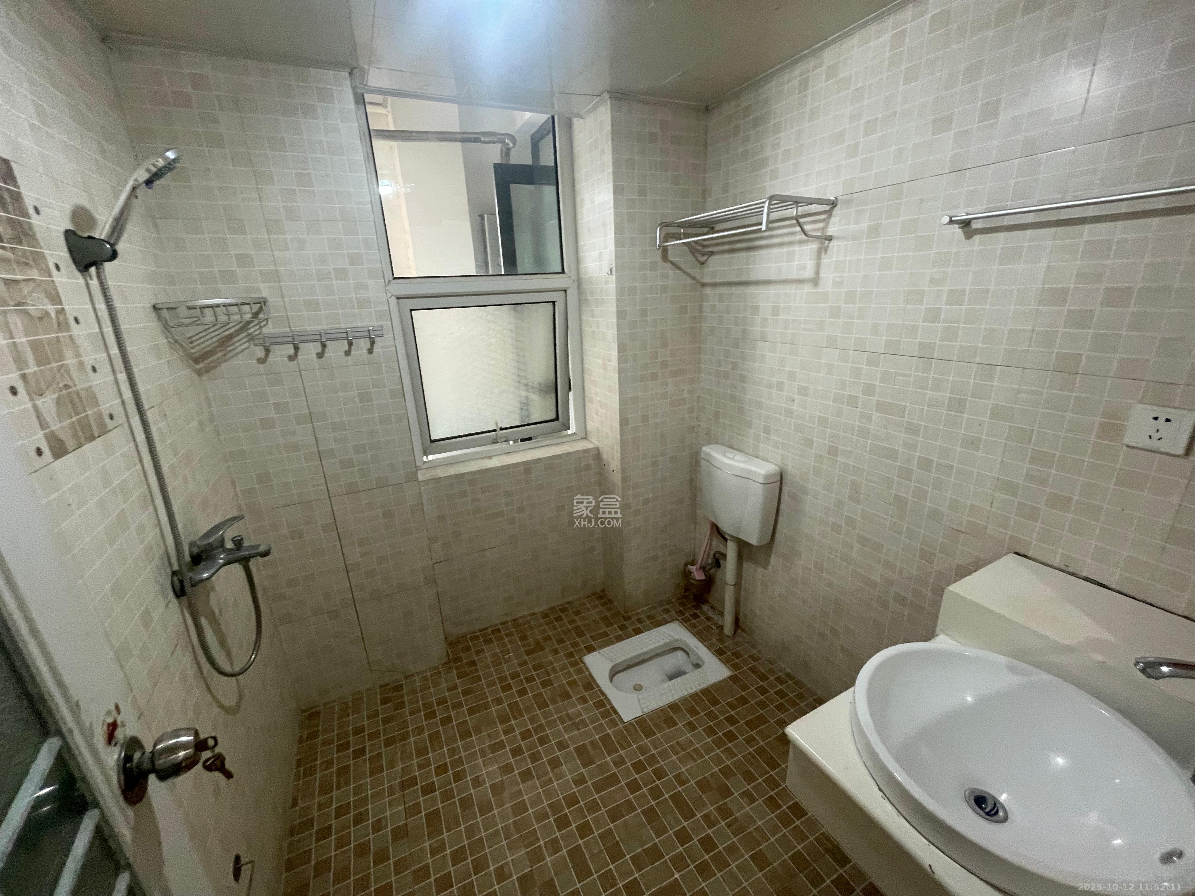 盛地春天里  2室2厅1卫    1500.0元/月 盛地春天里  2室2厅1卫    1500.0元/月室内图