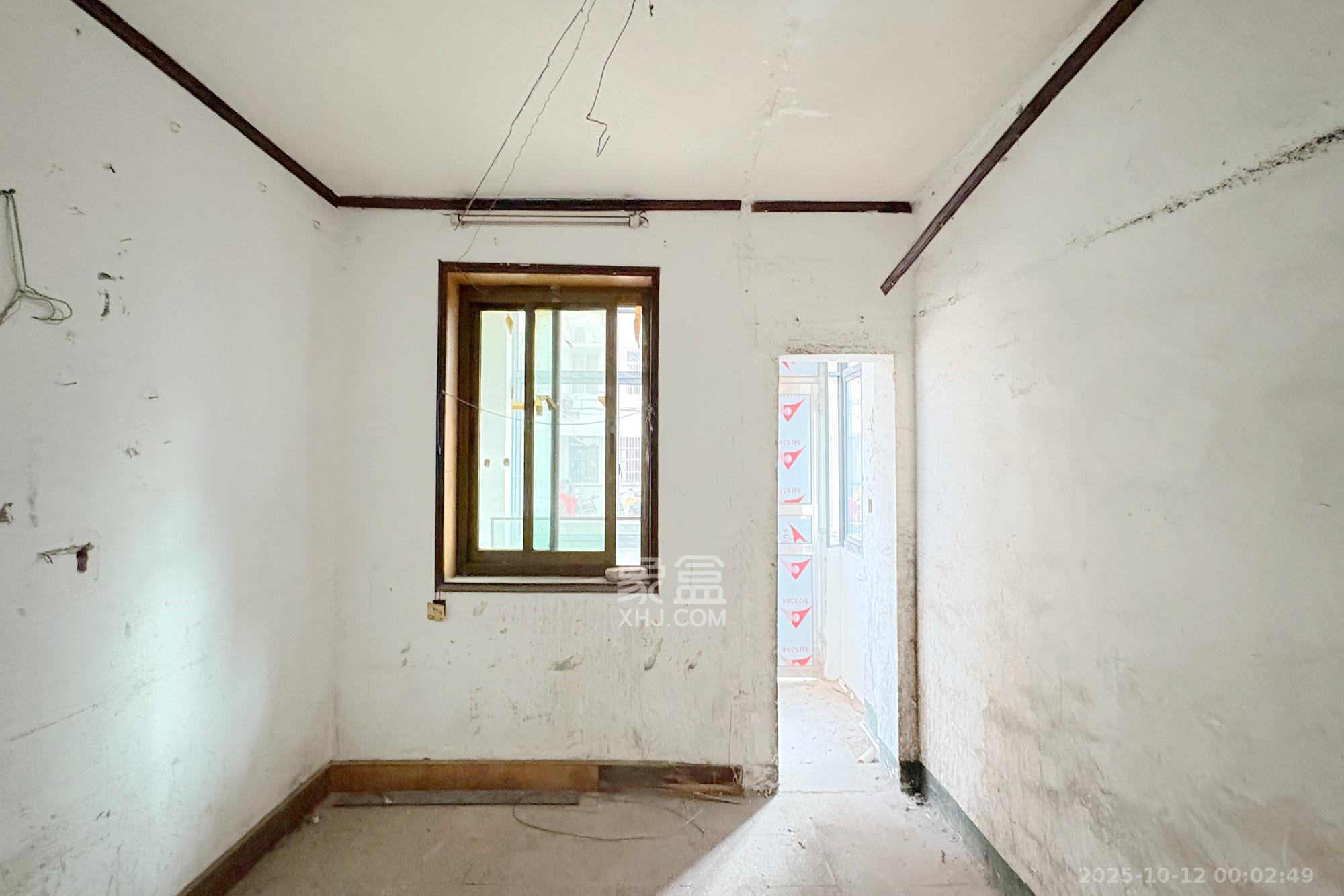 五里牌铁路宿舍  2室1厅1卫    29.8万 五里牌铁路宿舍  2室1厅1卫    29.8万卧室