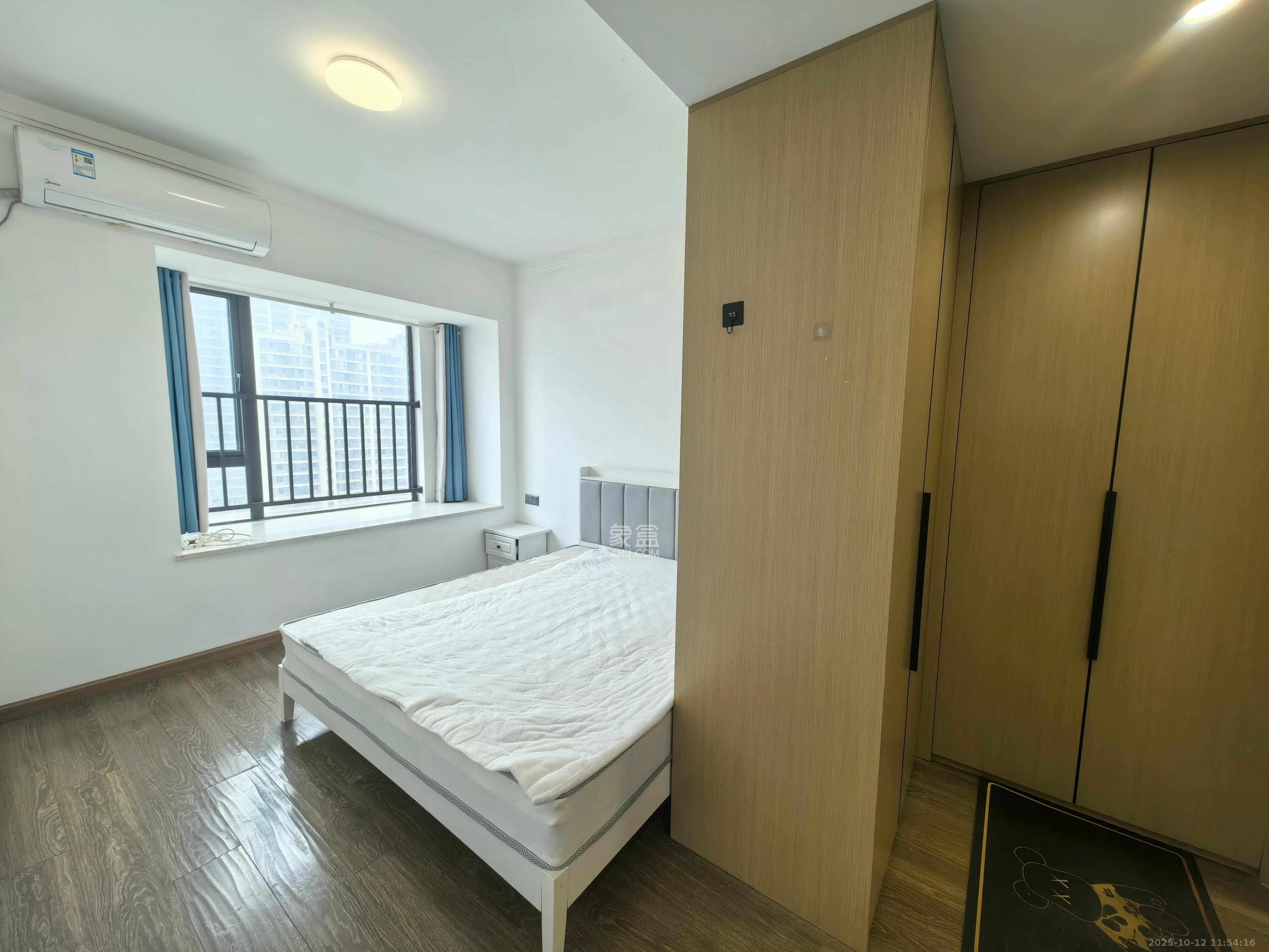 招商华发依云曦城  3室2厅2卫    2300.0元/月 招商华发依云曦城  3室2厅2卫    2300.0元/月室内图