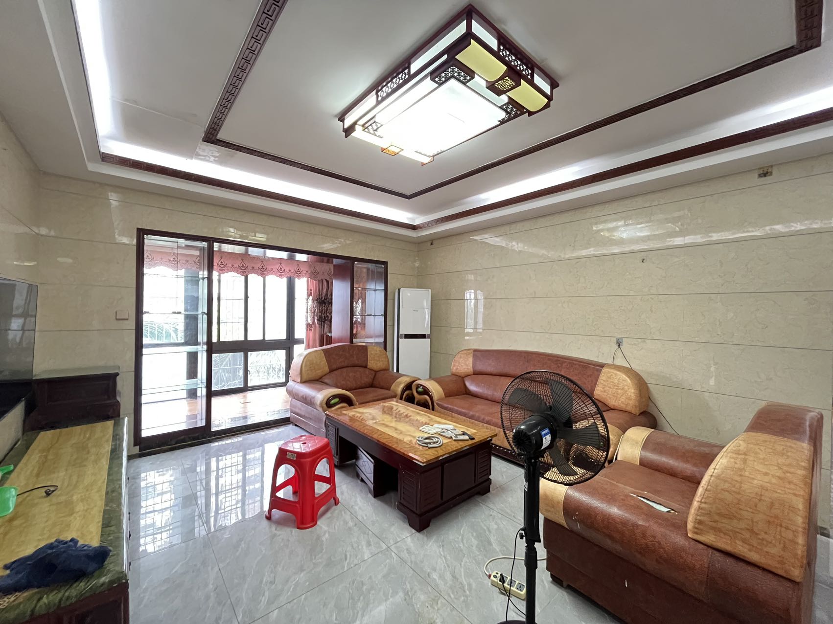 椰岛广场  5室2厅2卫    4800.0元/月 椰岛广场  5室2厅2卫    4800.0元/月室内图