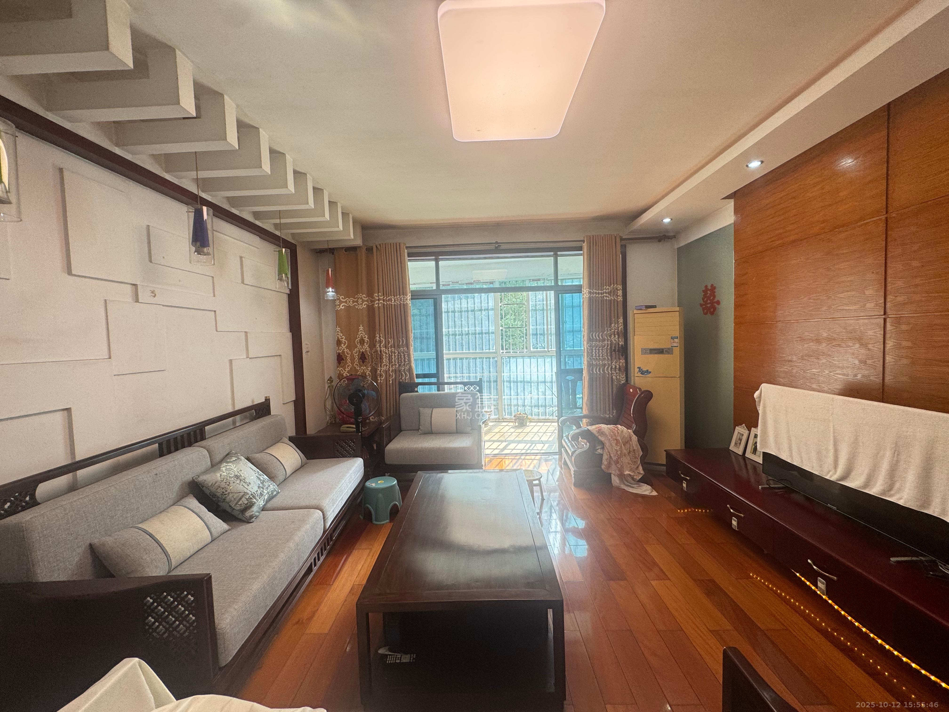 书香名邸  4室2厅2卫    3300.0元/月 书香名邸  4室2厅2卫    3300.0元/月