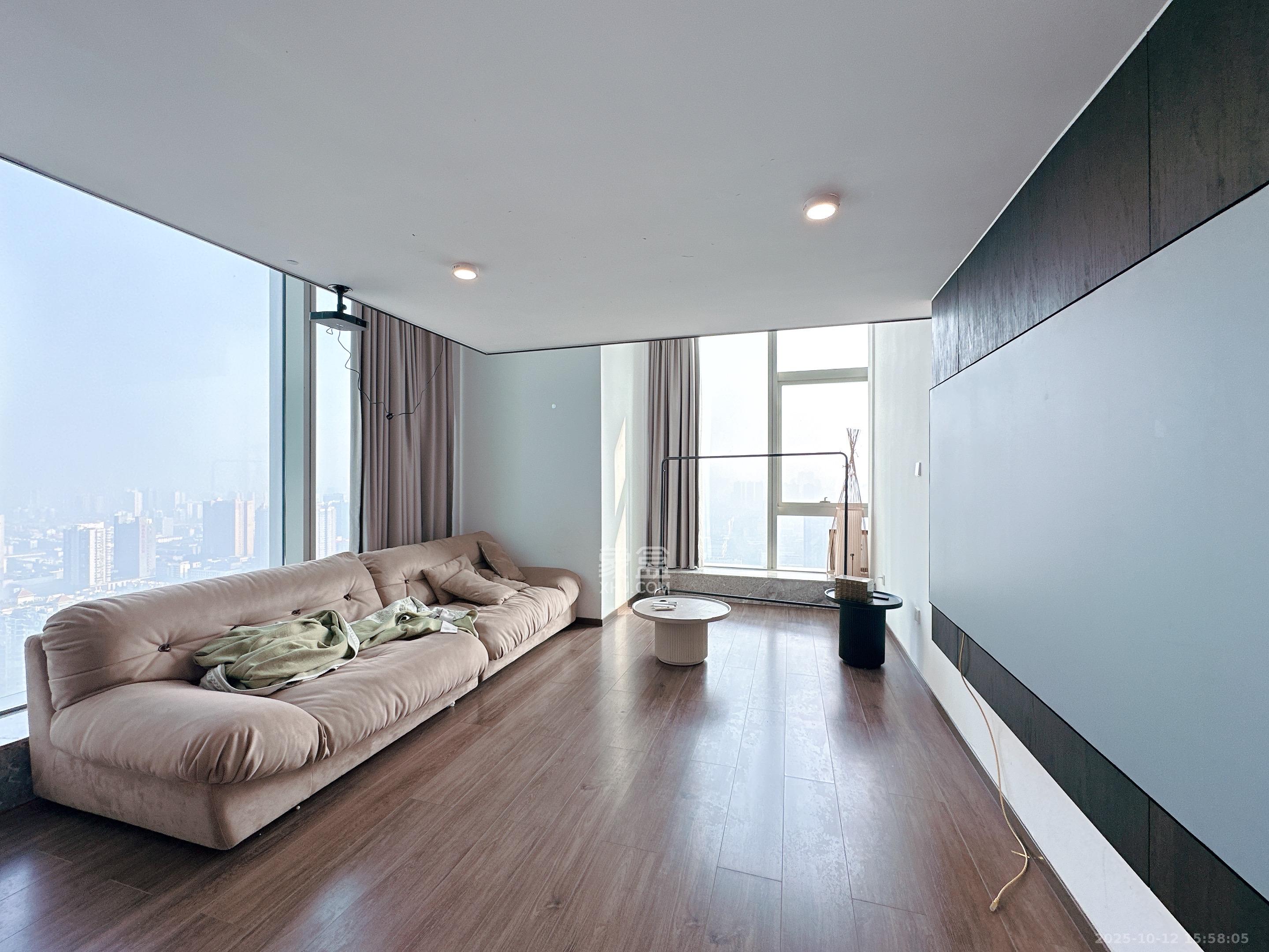 敬天广场  2室1厅2卫    4500.0元/月室内图