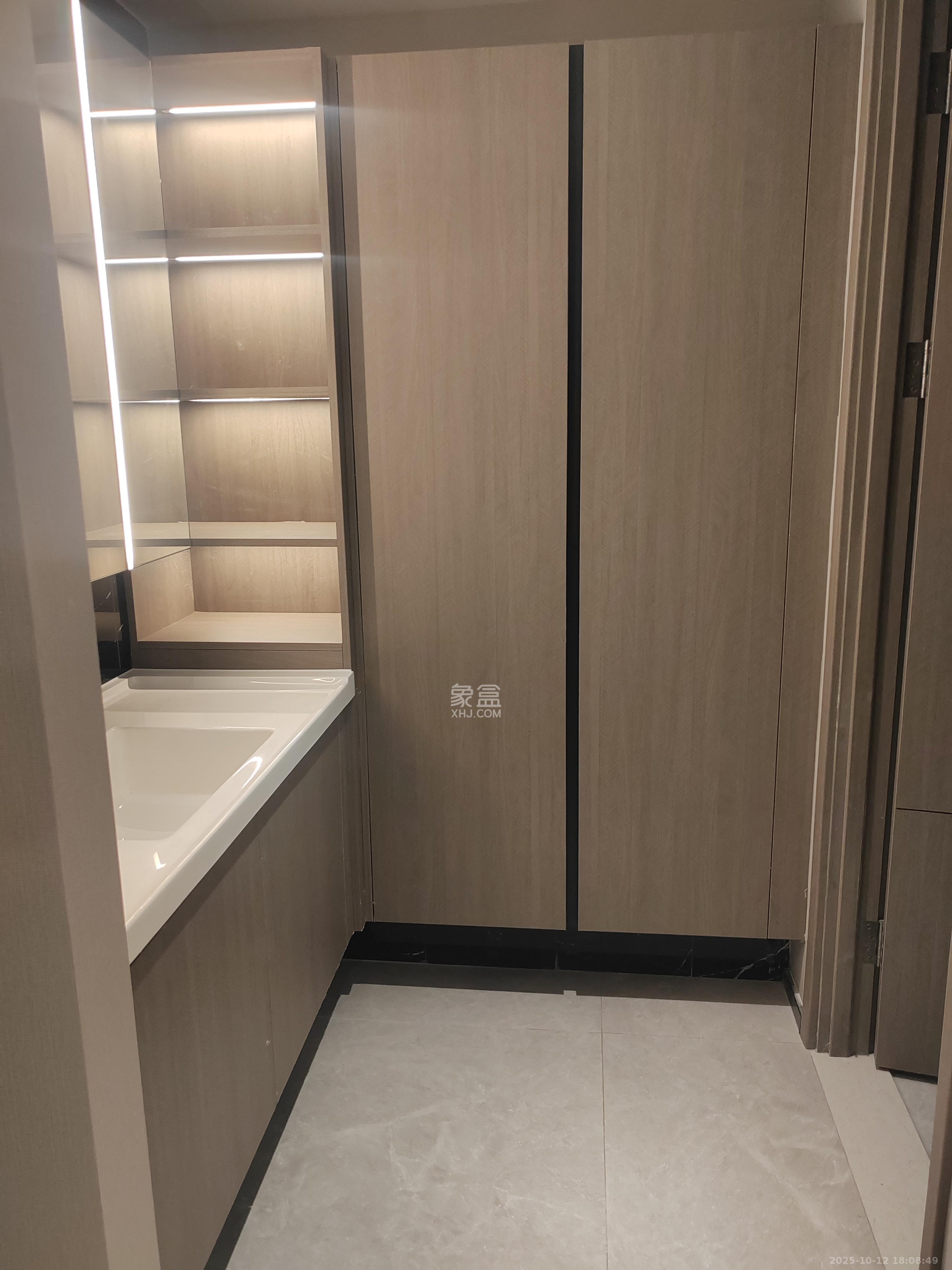 万科松湖天地  4室2厅2卫    5000.0元/月室内图