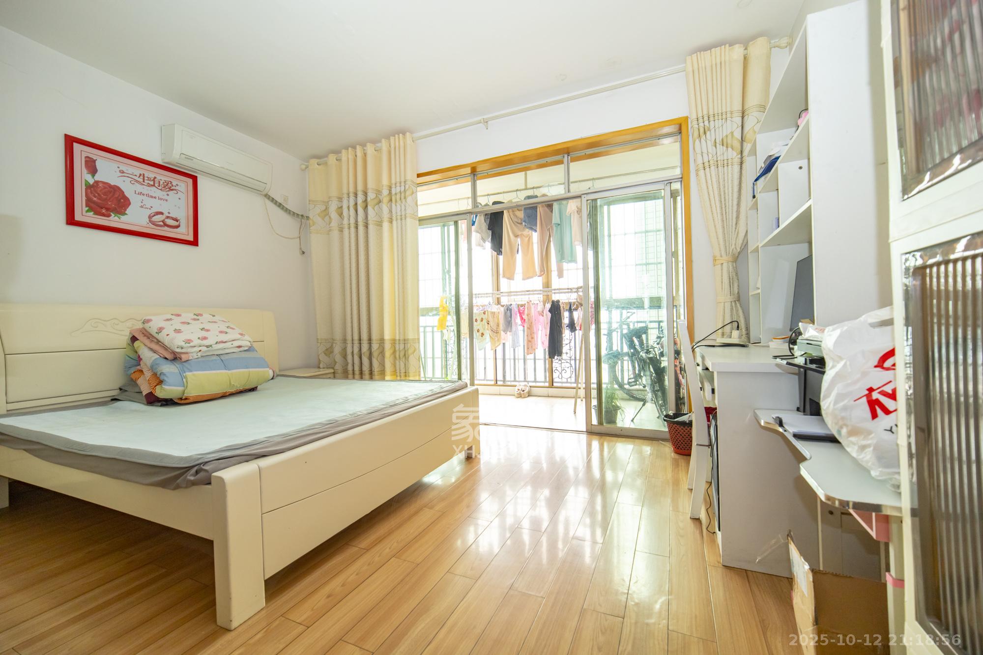 湘绣城  3室2厅2卫    60.0万 湘绣城  3室2厅2卫    60.0万卧室