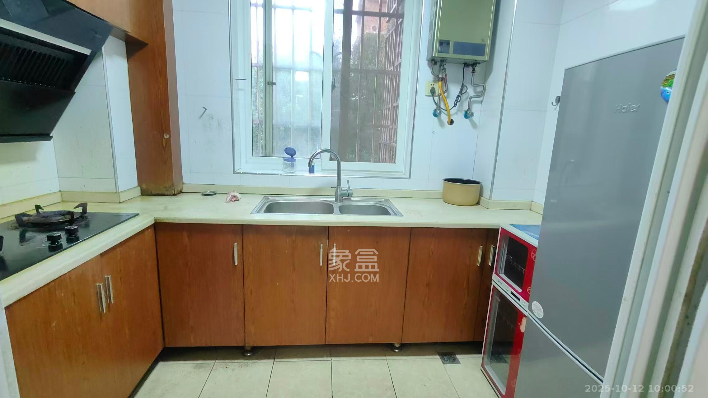 新诚小区 2室2厅1卫 1500.0元/月 新诚小区 2室2厅1卫 1500.0元/月室内图