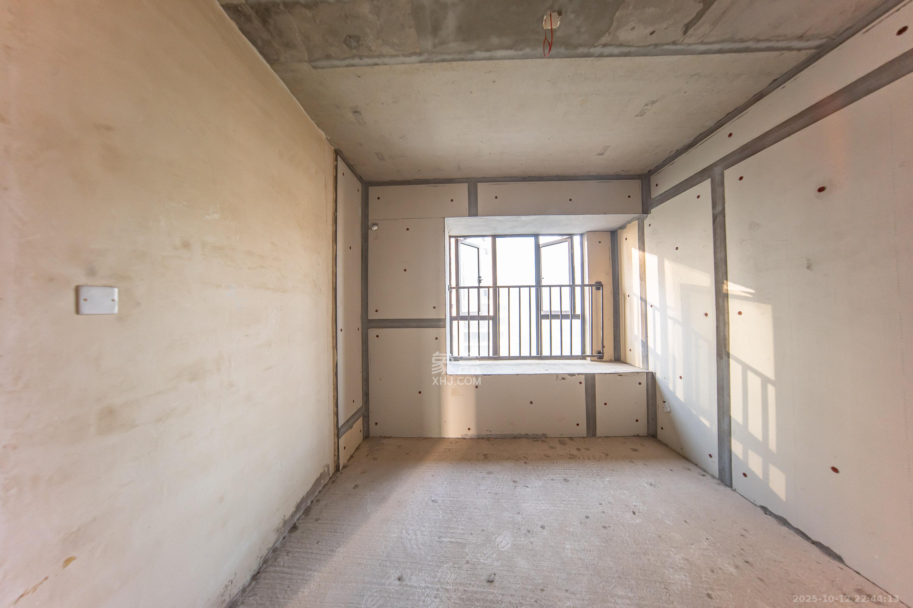 城发恒伟星雅韵(恒伟星辉苑) 4室2厅2卫 170.0万 城发恒伟星雅韵(恒伟星辉苑) 4室2厅2卫 170.0万卧室