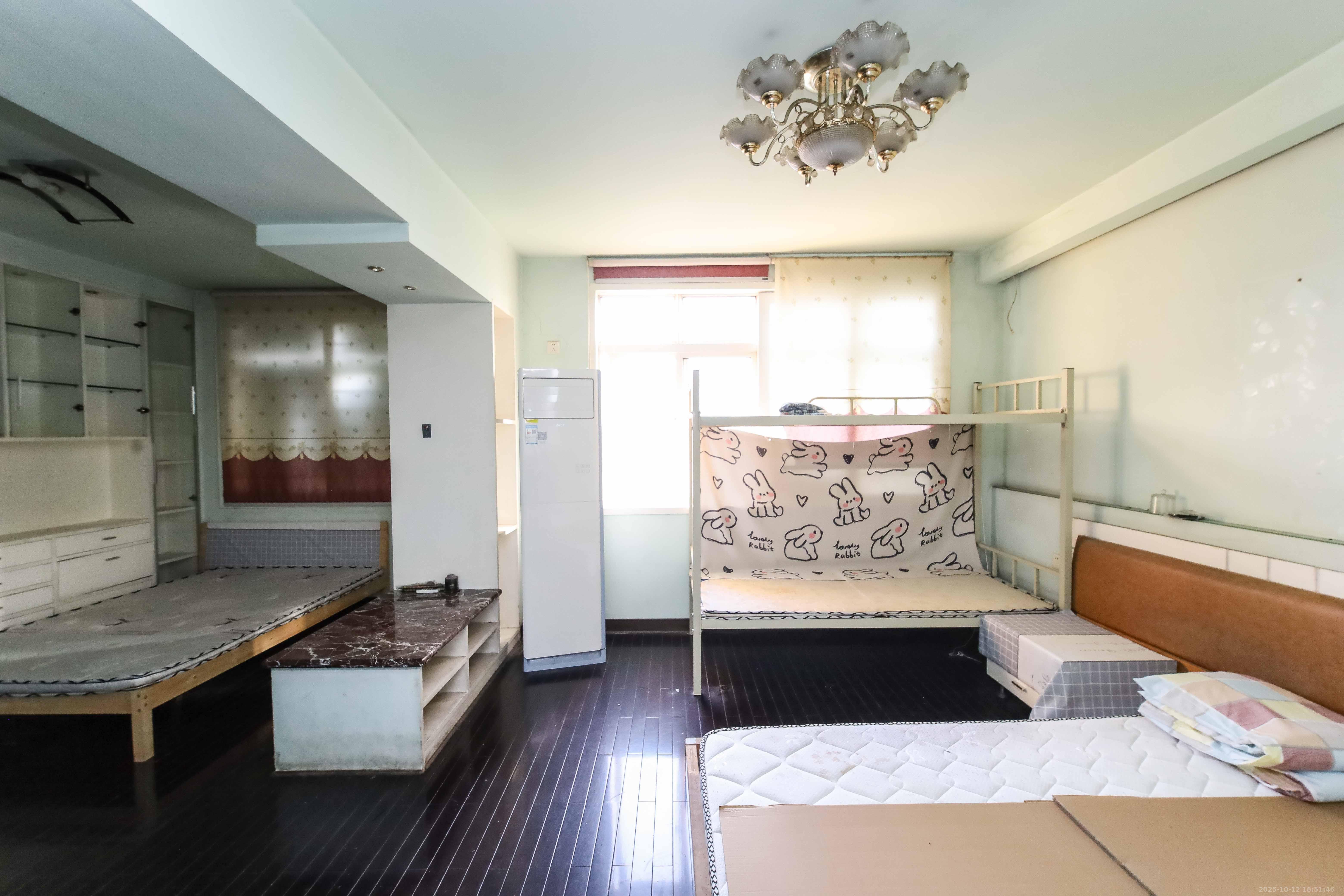 芙蓉苑  3室2厅3卫    3000.0元/月室内图