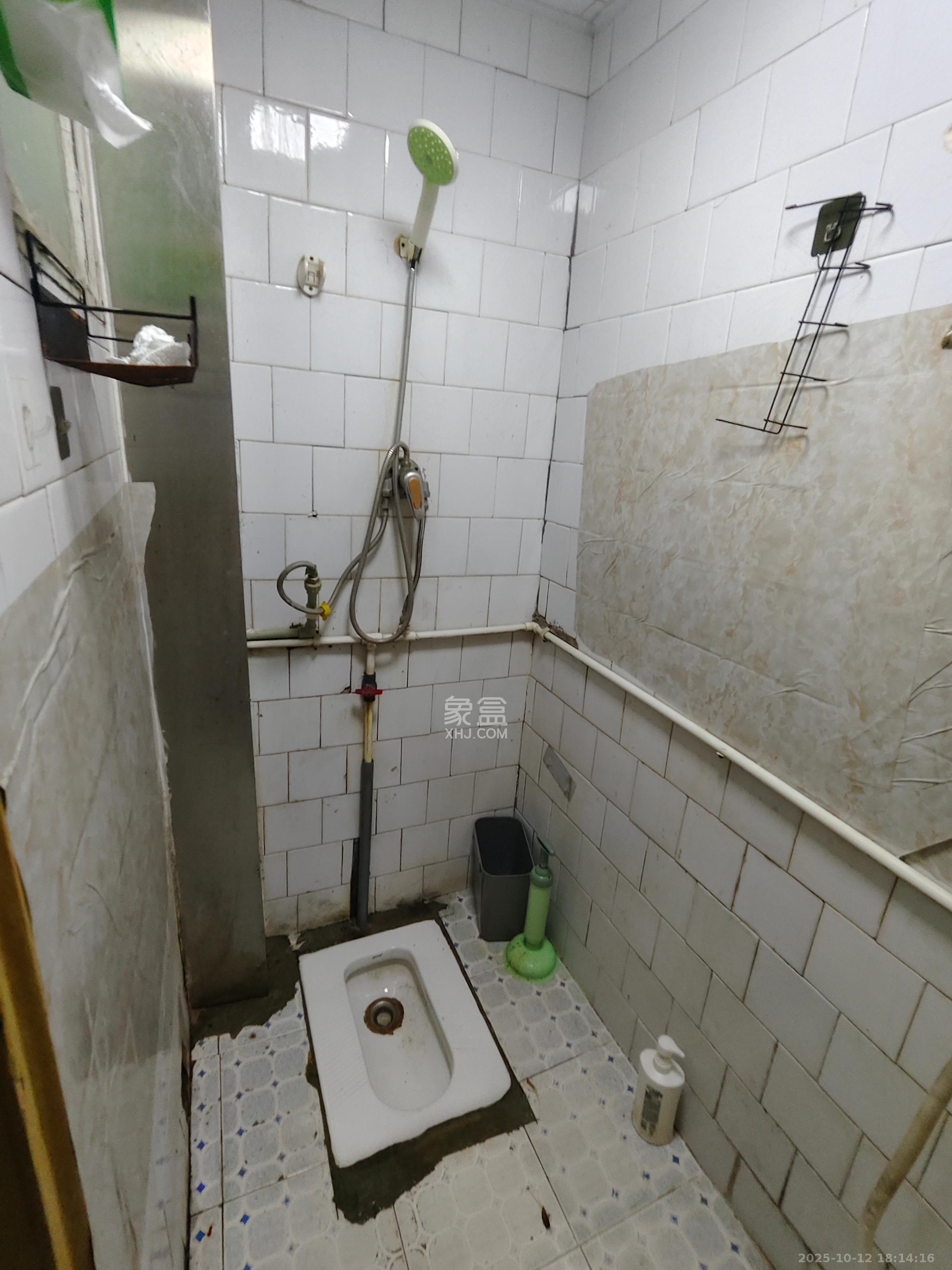 建安小区  1室1厅1卫    1200.0元/月室内图