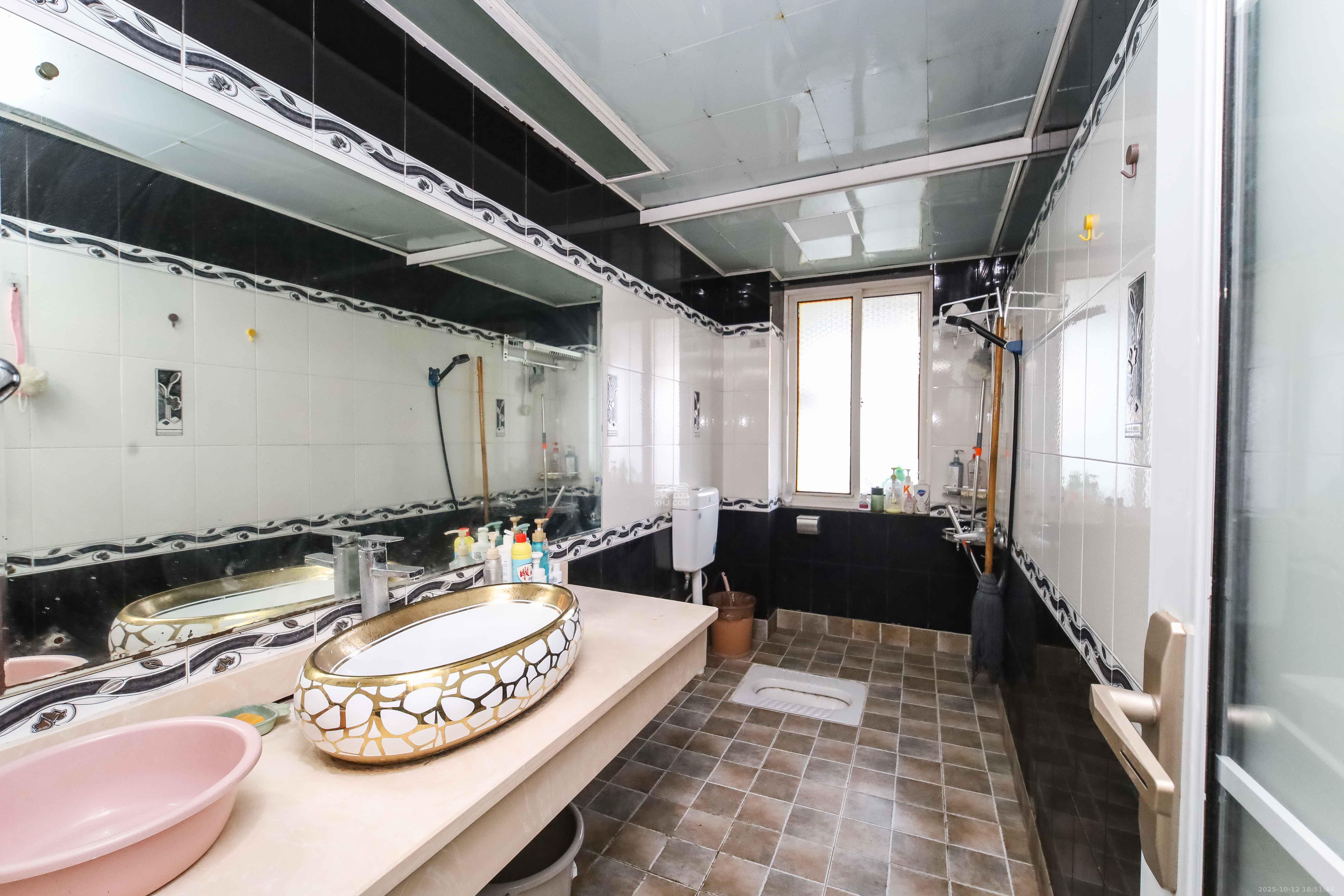 芙蓉苑  3室2厅3卫    3000.0元/月室内图